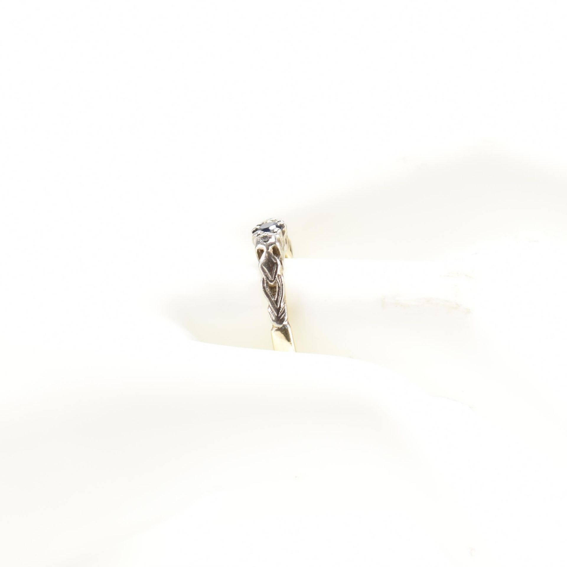 HALLMARKED 9CT GOLD SAPPHIRE & DIAMOND RING - Bild 8 aus 8