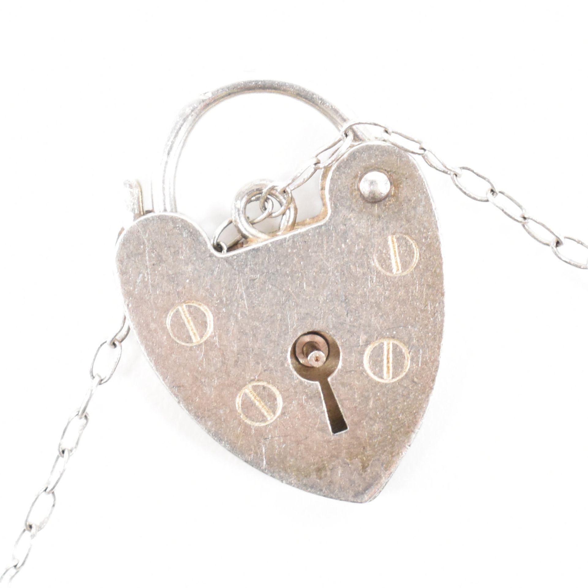 HALLMARKED SILVER HEART PADLOCK CHARM BRACELET - Image 5 of 6