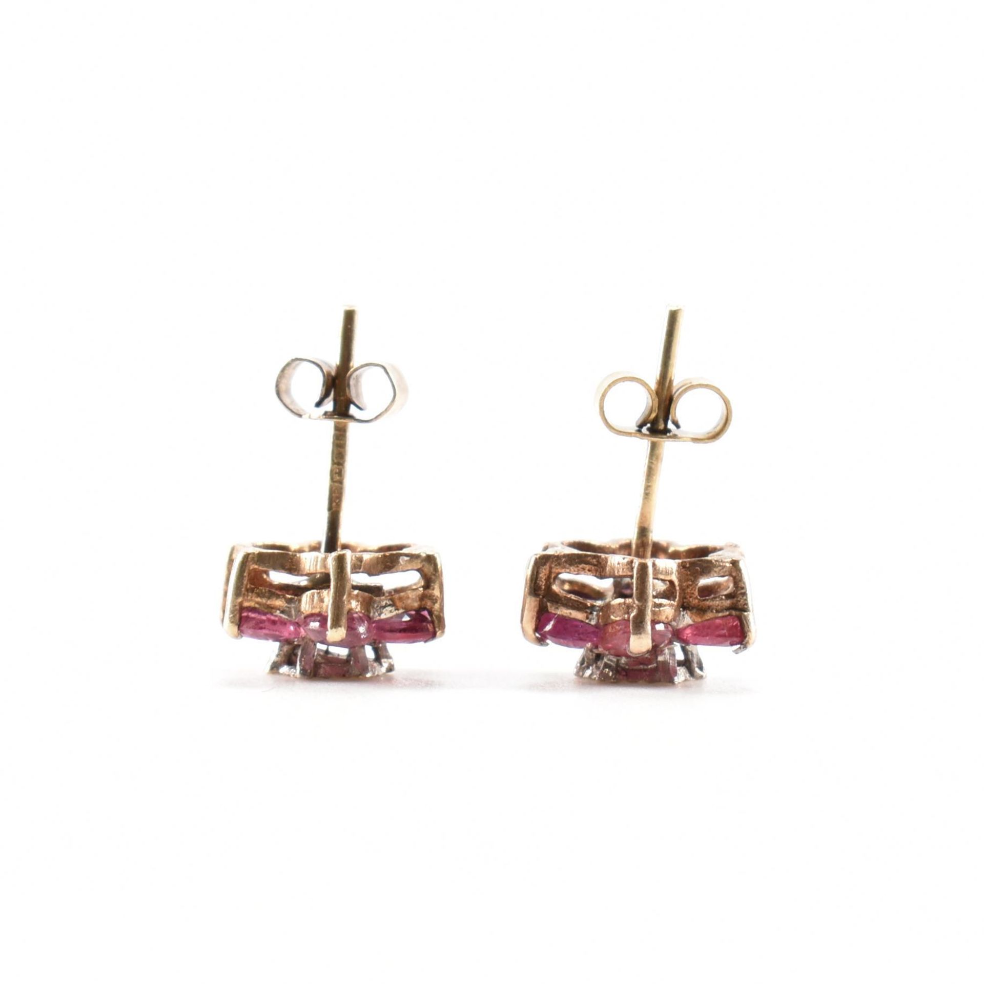 9CT GOLD RUBY & DIAMOND CLUSTER EARRINGS - Bild 3 aus 4