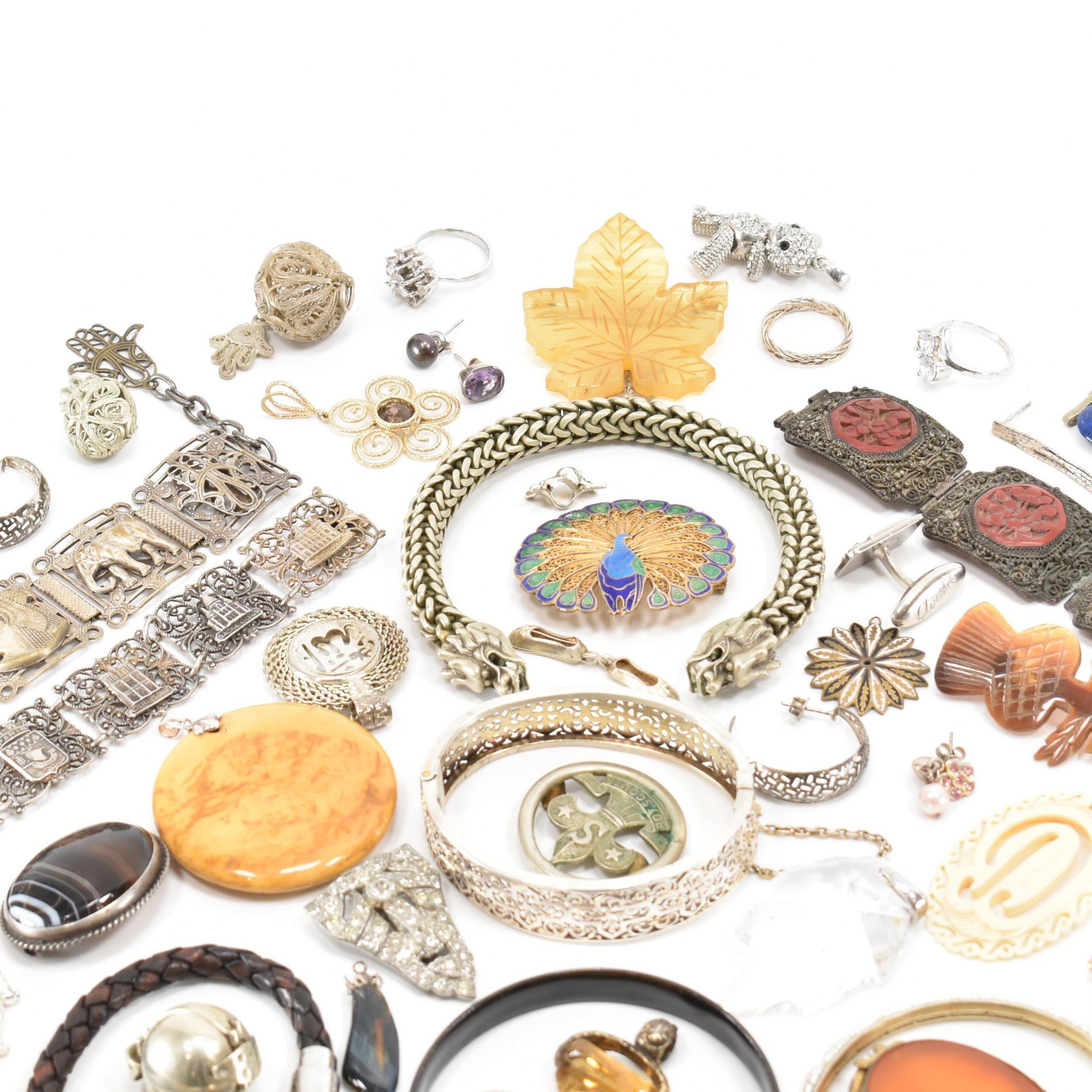 COLLECTION OF ASSORTED VINTAGE COSTUME JEWELLERY - Image 3 of 5