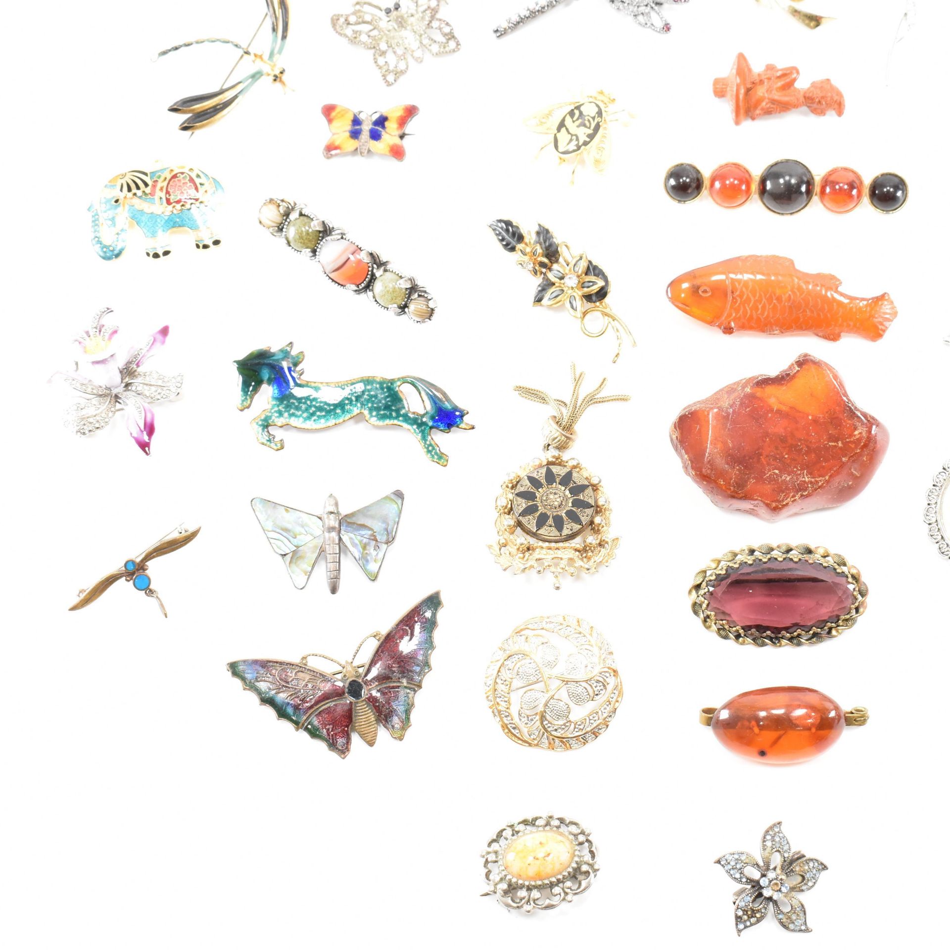 COLLECTION OF ASSORTED VINTAGE BROOCH PINS - Bild 3 aus 5