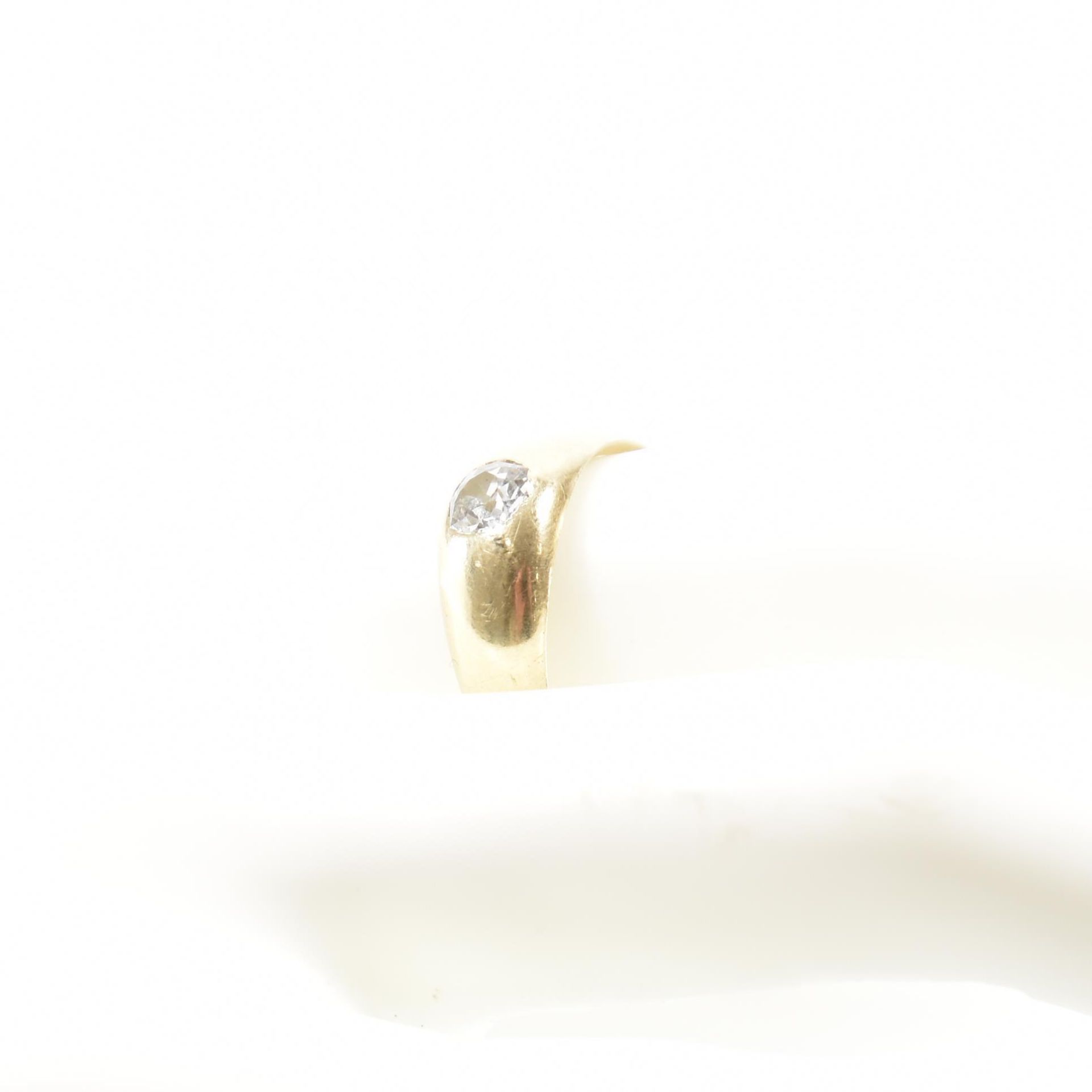 VINTAGE 18CT GOLD & DIAMOND SOLITAIRE RING - Image 7 of 7