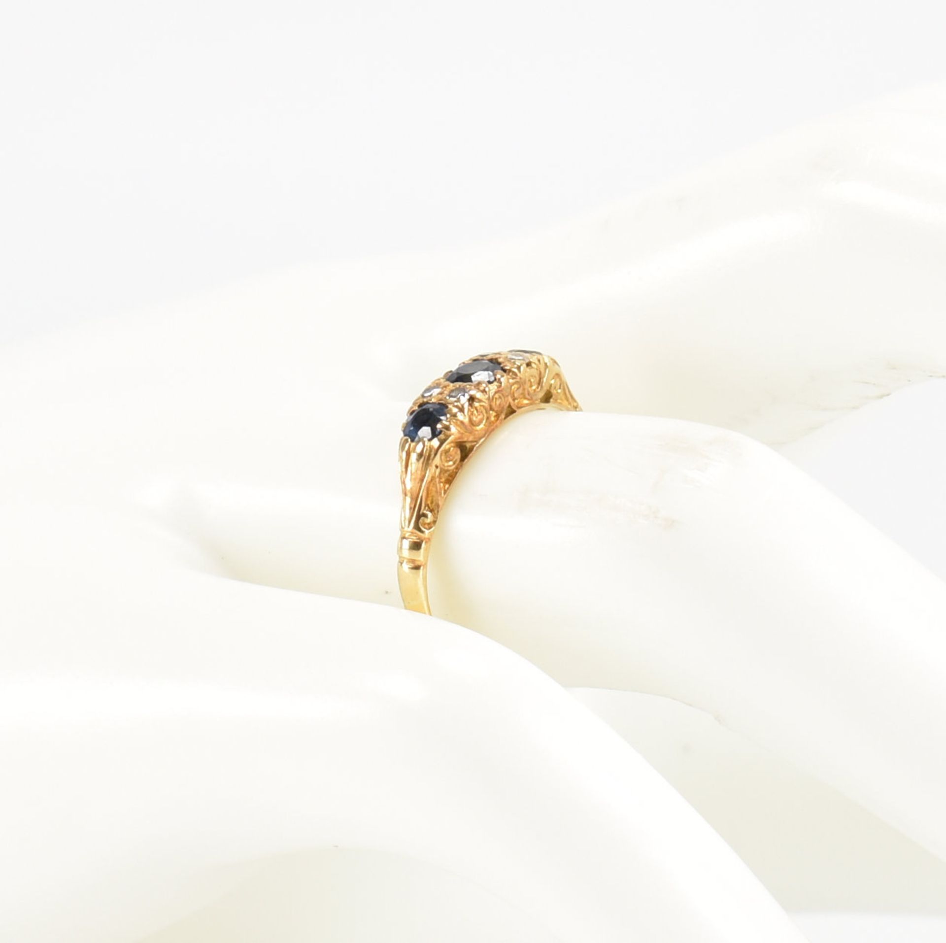 VICTORIAN 18CT GOLD SAPPHIRE & DIAMOND RING - Bild 9 aus 9