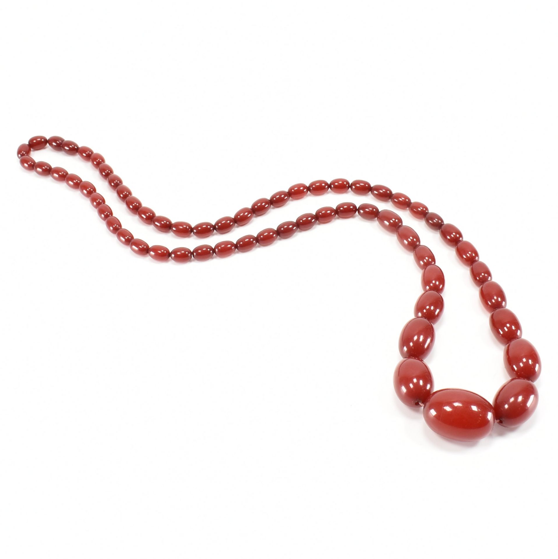 VINTAGE CHERRY BAKELITE BEADED NECKLACE - Image 6 of 7