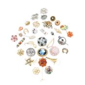 COLLECTION OF ASSORTED MID CENTURY BROOCHES