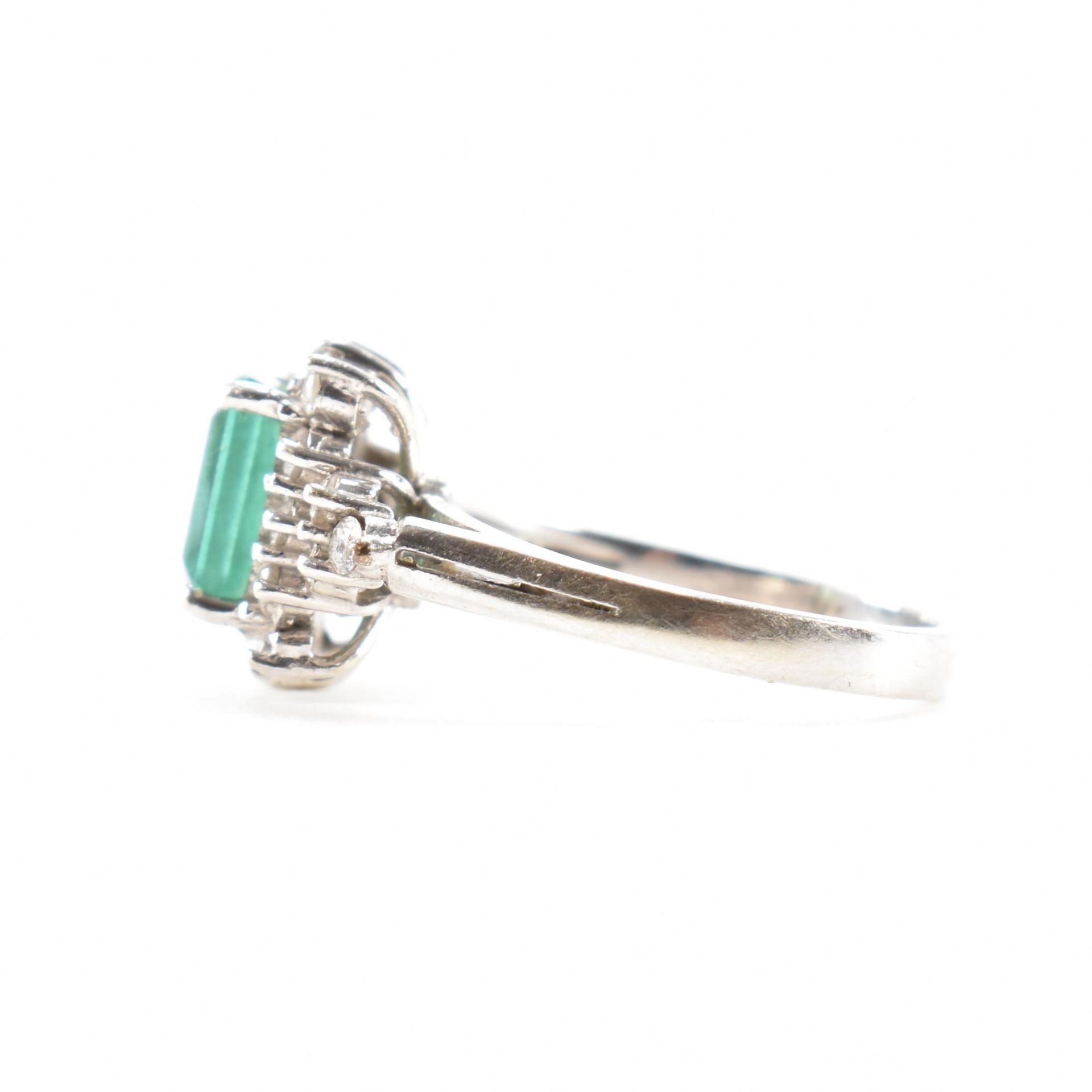 14CT WHITE GOLD EMERALD & DIAMOND CLUSTER RING - Image 2 of 8