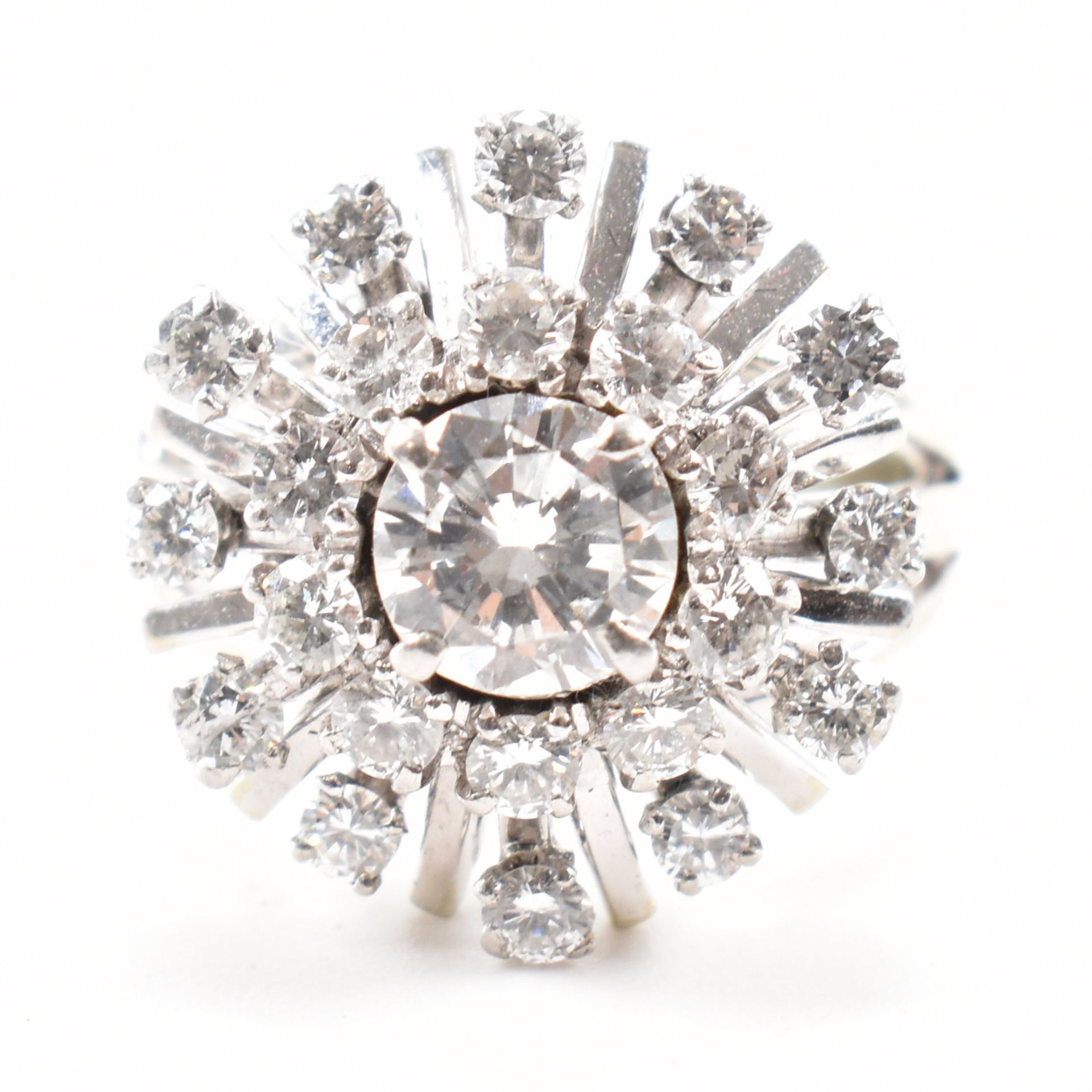 FRENCH 18CT GOLD PLATINUM & DIAMOND CLUSTER RING - Image 2 of 9