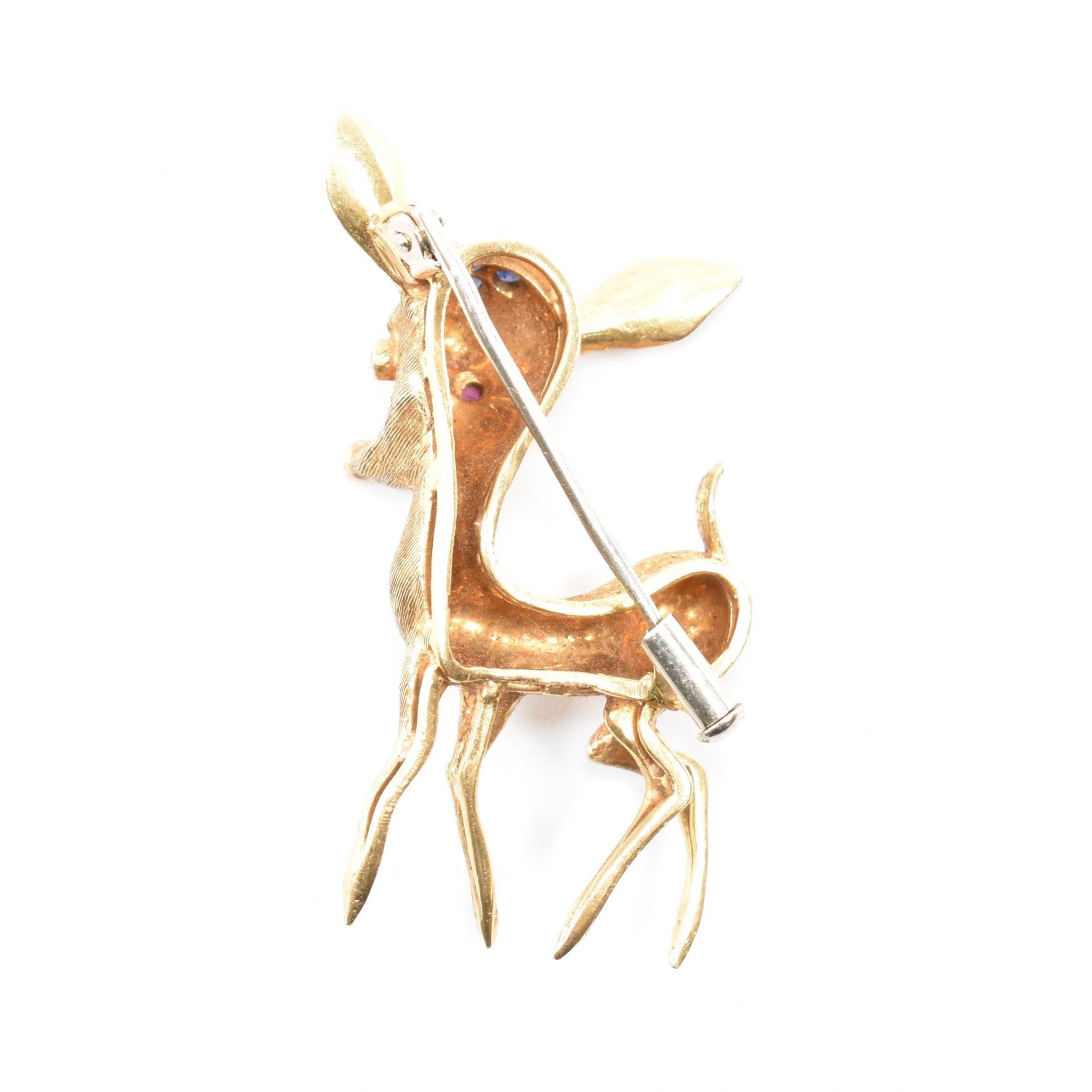 HALLMARKED 18CT GOLD SAPPHIRE & RUBY DEER BROOCH PIN - Image 2 of 6