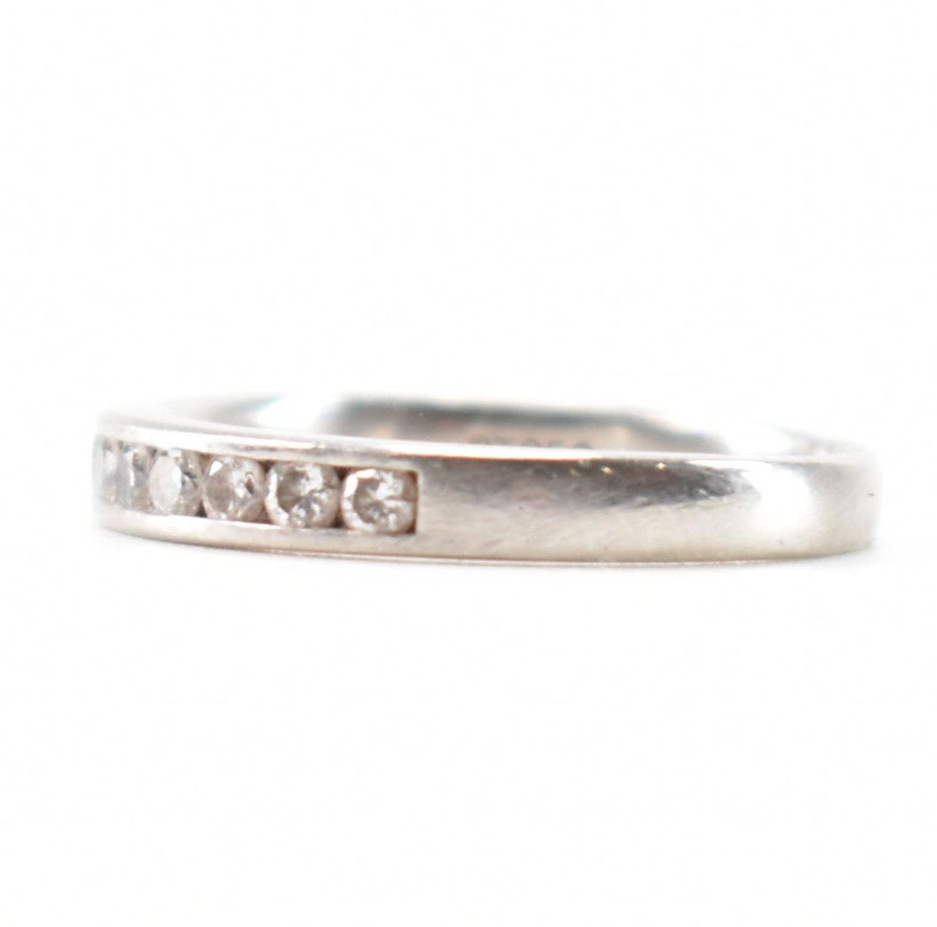 HALLMARKED PLATINUM & DIAMOND CHANNEL SET RING - Image 2 of 8