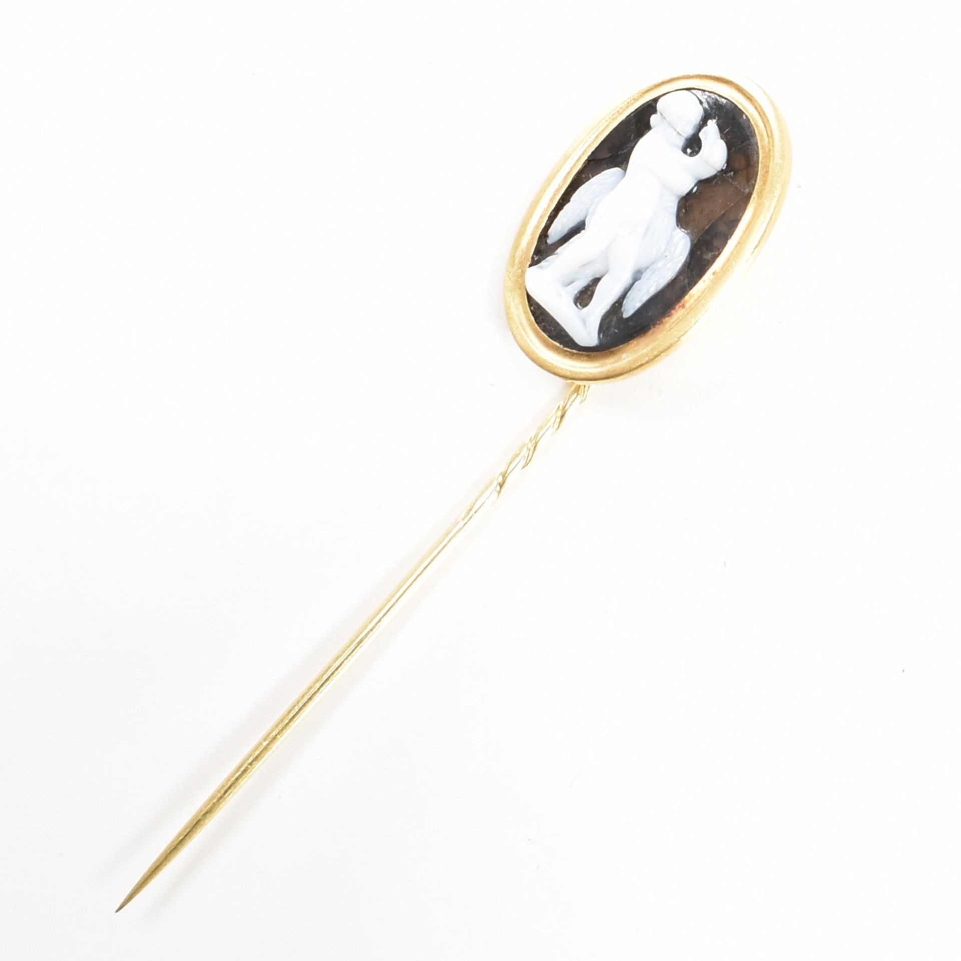 VICTORIAN GOLD & CARVED HARD STONE CAMEO PIN