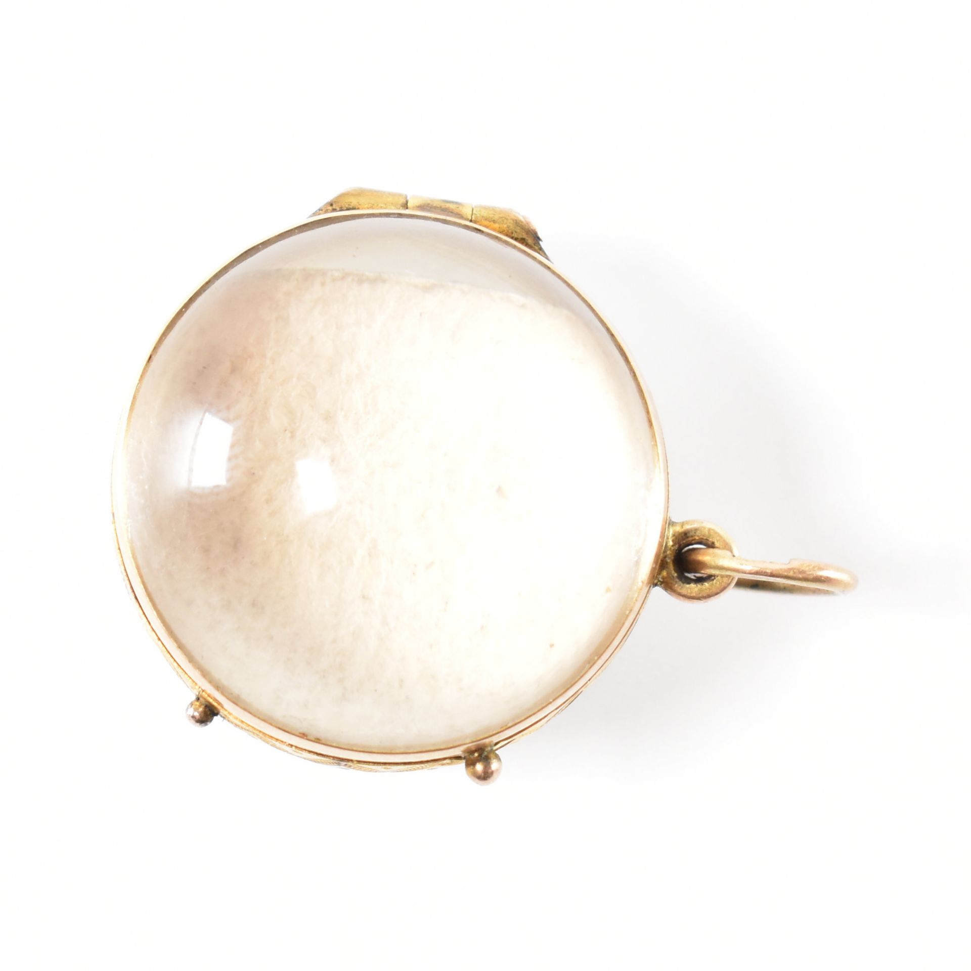 19TH CENTURY 9CT GOLD ROCK CRYSTAL ORB LOCKET - Bild 3 aus 5