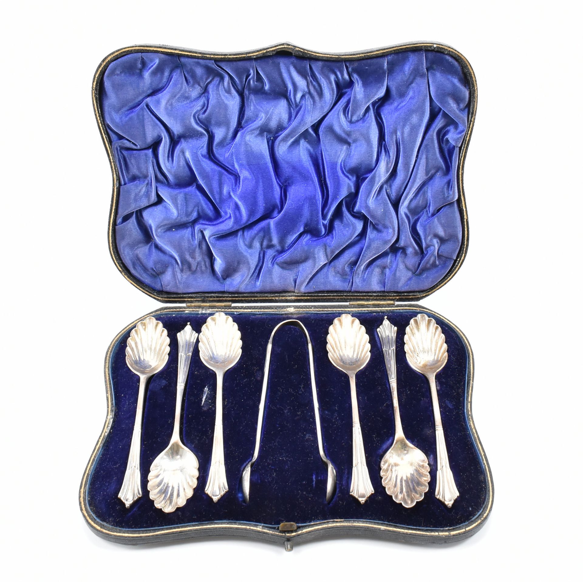 A SET OF HALLMARKED VICTORIAN TEASPOONS & SUGAR TONGS - Image 3 of 3