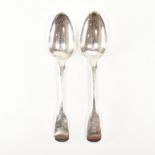 A PAIR OF EDWARD VII HALLMARKED SILVER SERVING SPOONS
