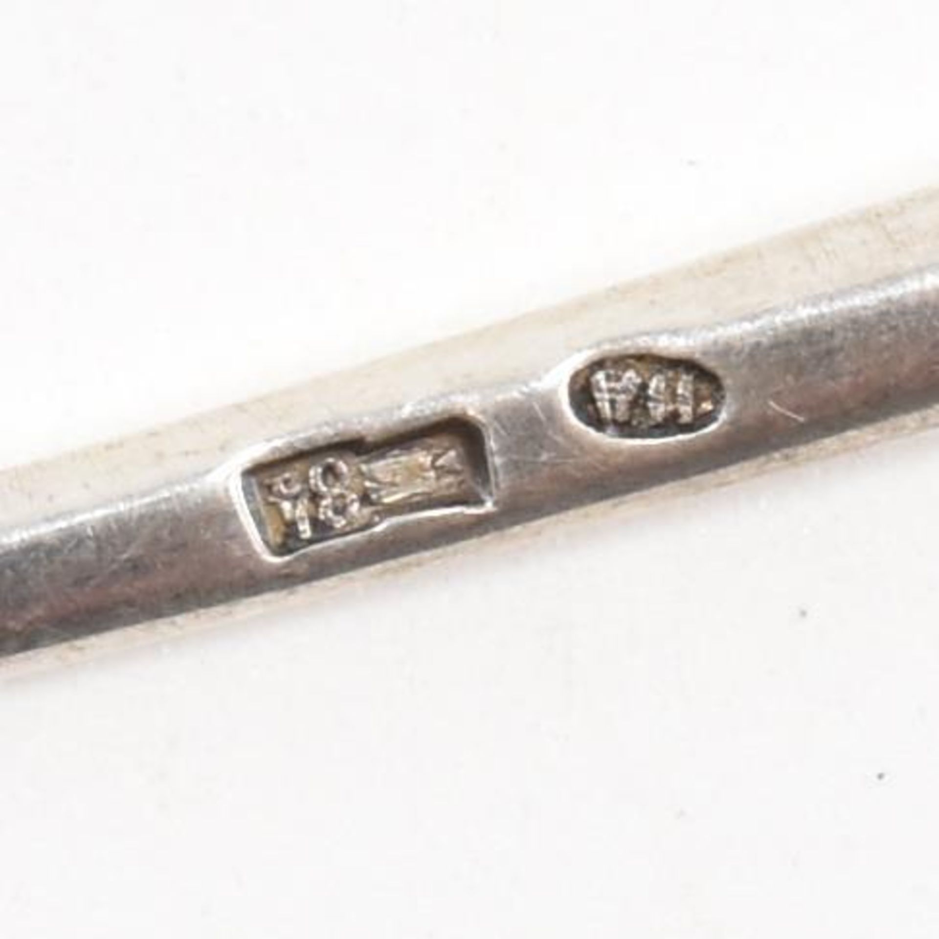 IMPERIAL RUSSIAN ENAMEL CROCHET HOOK - Image 3 of 6