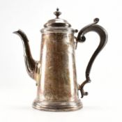 A GEORGE V HALLMARKED STERLING SILVER TEAPOT