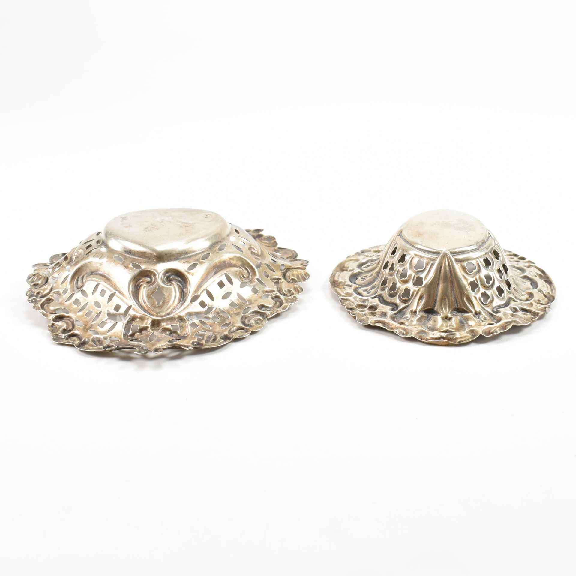 TWO VICTORIAN HALLMARKED SILVER PIN DISHES - Image 3 of 5