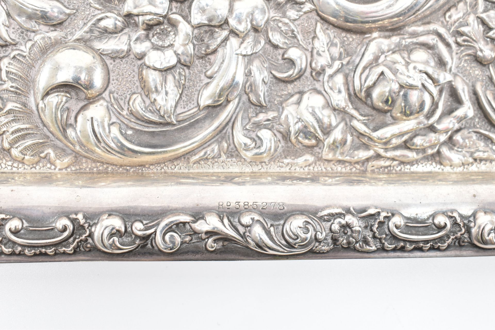 AN EDWARDIAN SILVER DRESSING TABLE TRAY - Image 2 of 3