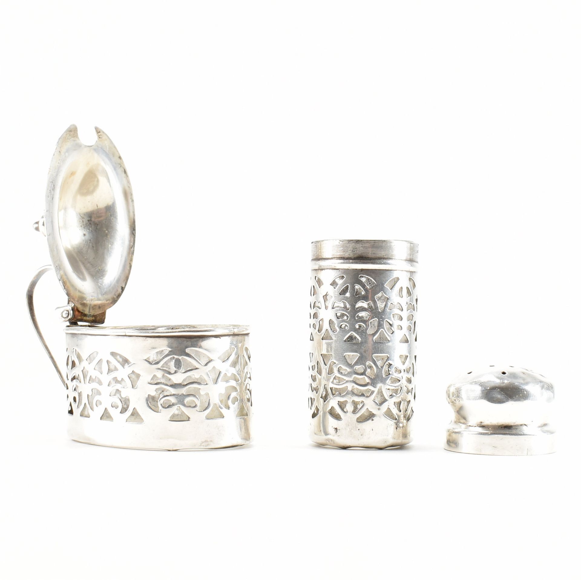 A STERLING SILVER CRUET SET - Image 2 of 3