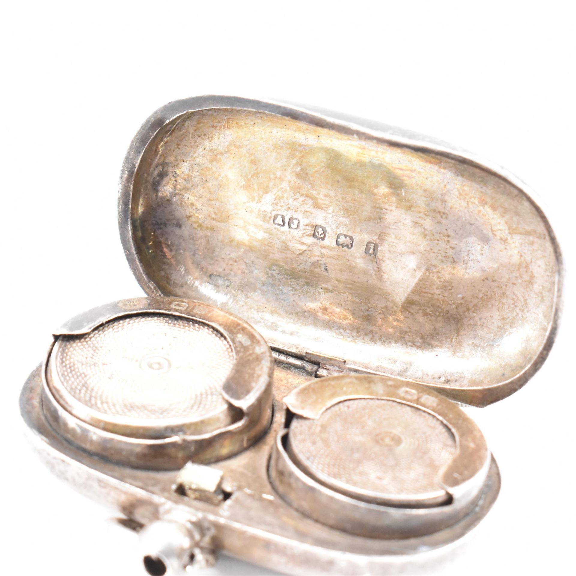 SILVER 20TH CENTURY PILL BOXES SOVEREIGN CASE & COMPACT - Image 4 of 6