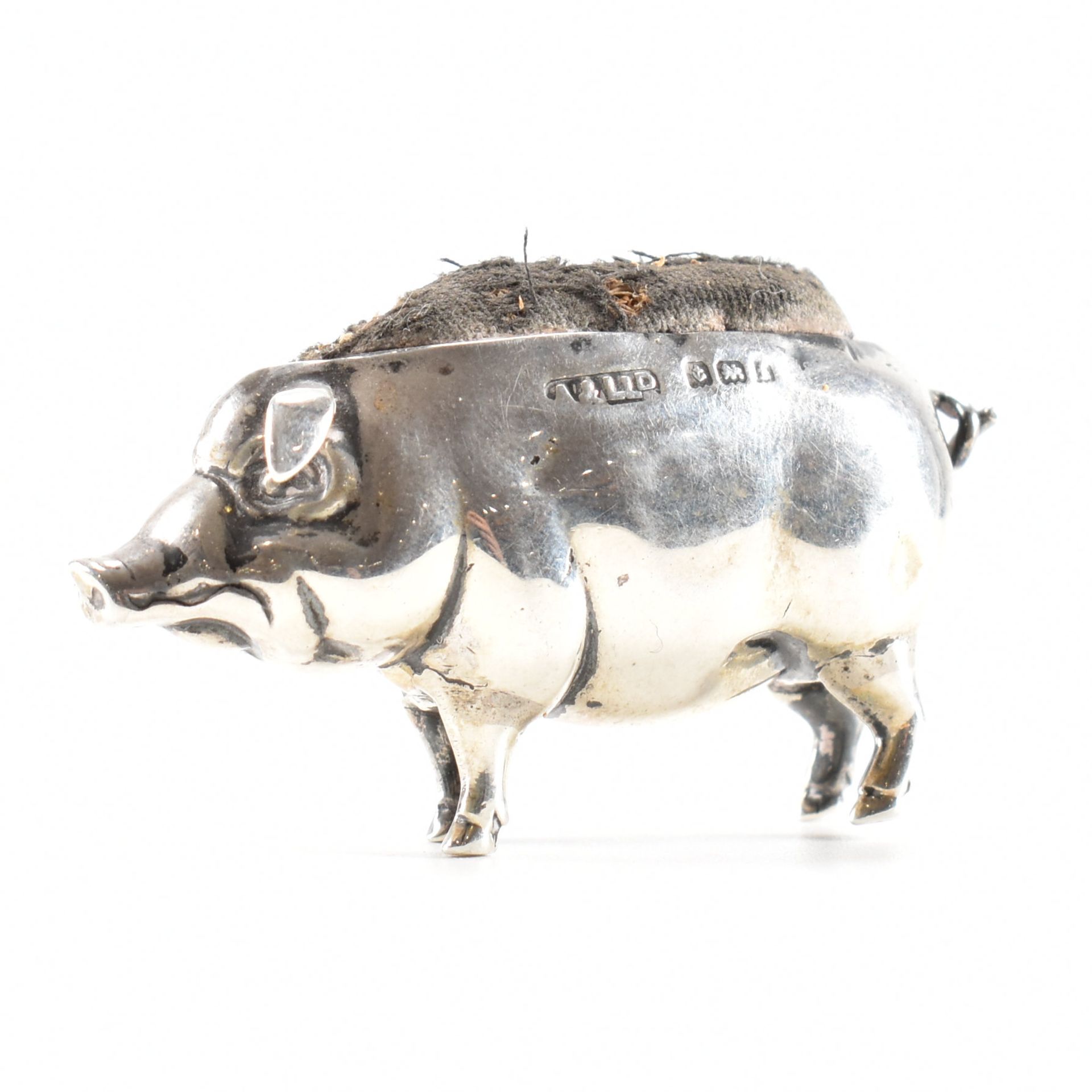 AN EDWARDIAN SILVER PIG PIN CUSHION - Image 2 of 5