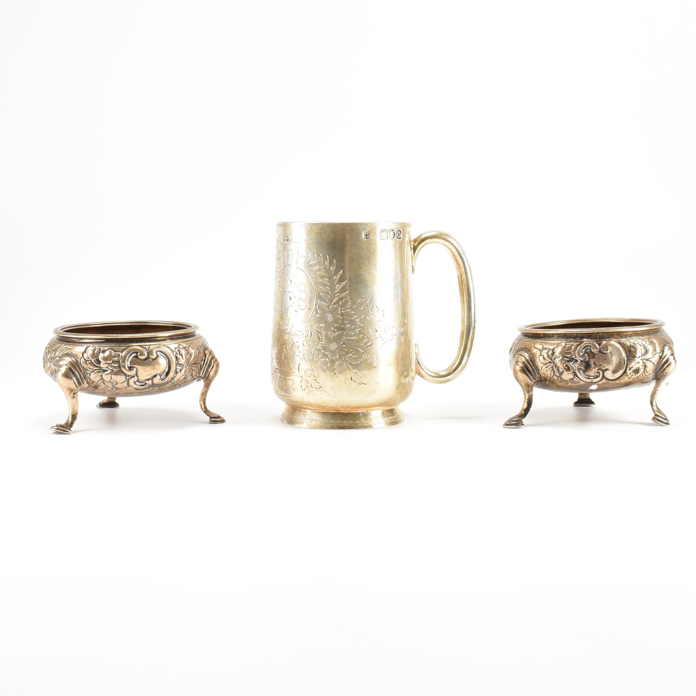 A PAIR OF GEORGE III CONDIMENT POTS TOGETHER WITH A VICTORIAN CHRISTENING CUP - Image 2 of 5