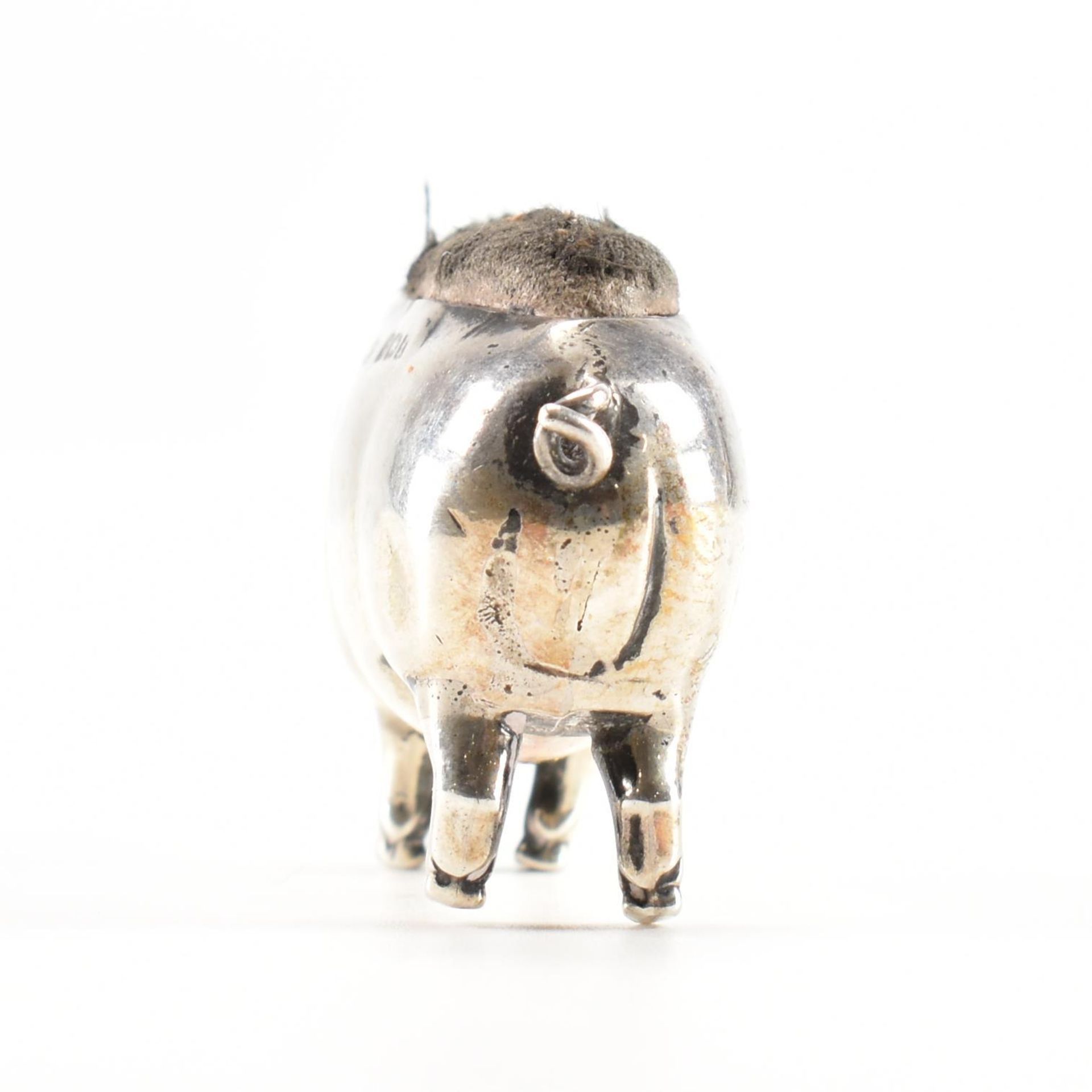 AN EDWARDIAN SILVER PIG PIN CUSHION - Image 3 of 5