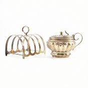 A SILVER HALLMARKED TOAST RACK TOGETHER WITH A SILVER HALLMARKED CONDIMENT POT