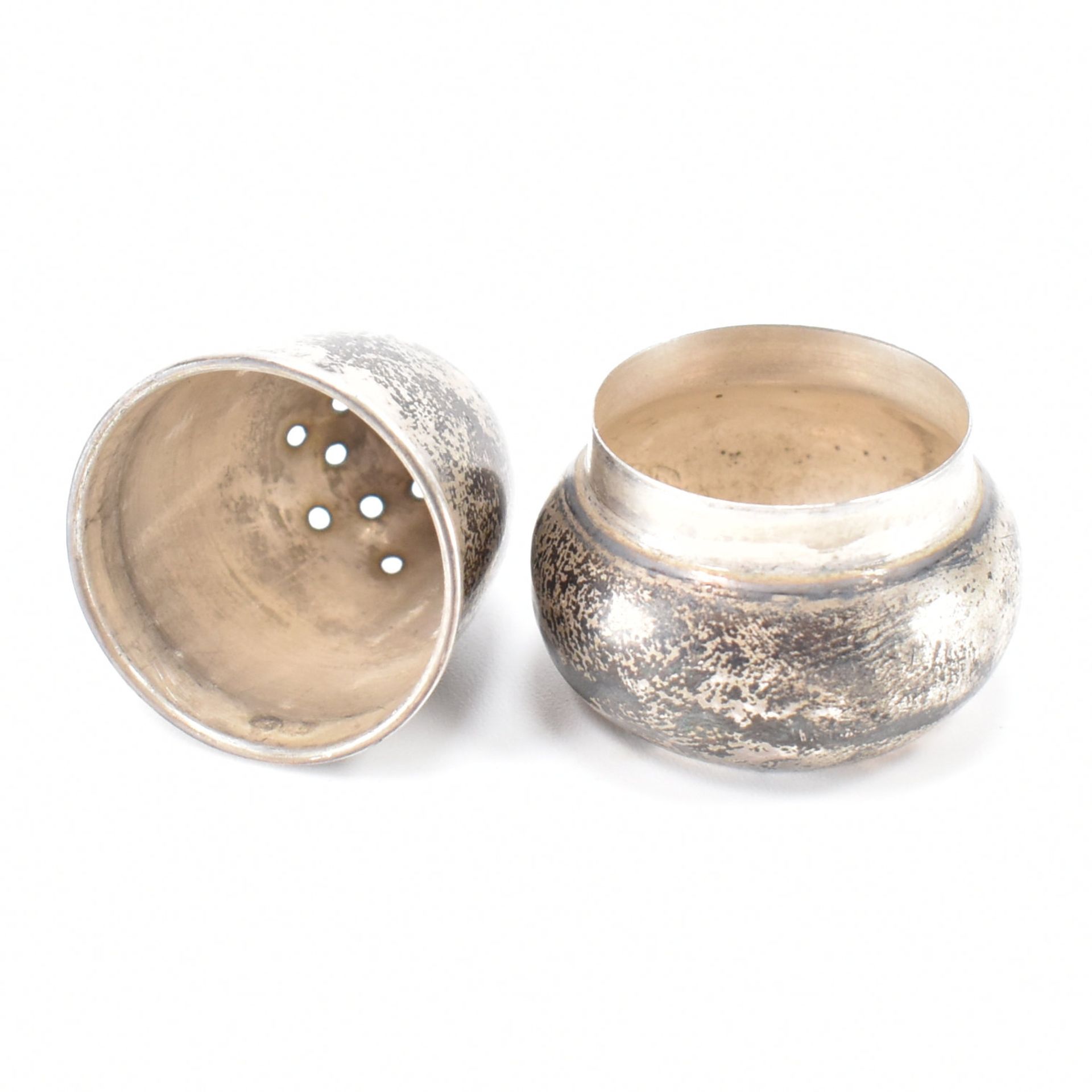 PAIR OF ANTIQUE SILVER HALLMARKED ACORN CONDIMENTS - Image 2 of 5