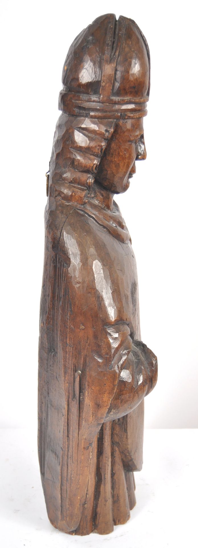 19TH CENTURY OAK CARVED RELGIOUS FIGURE - Image 3 of 5