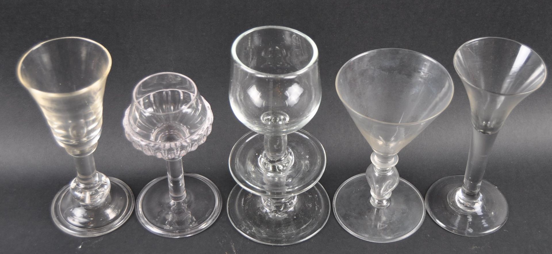 GROUP OF FIVE WINE DRINKING GLASSES - Image 2 of 3