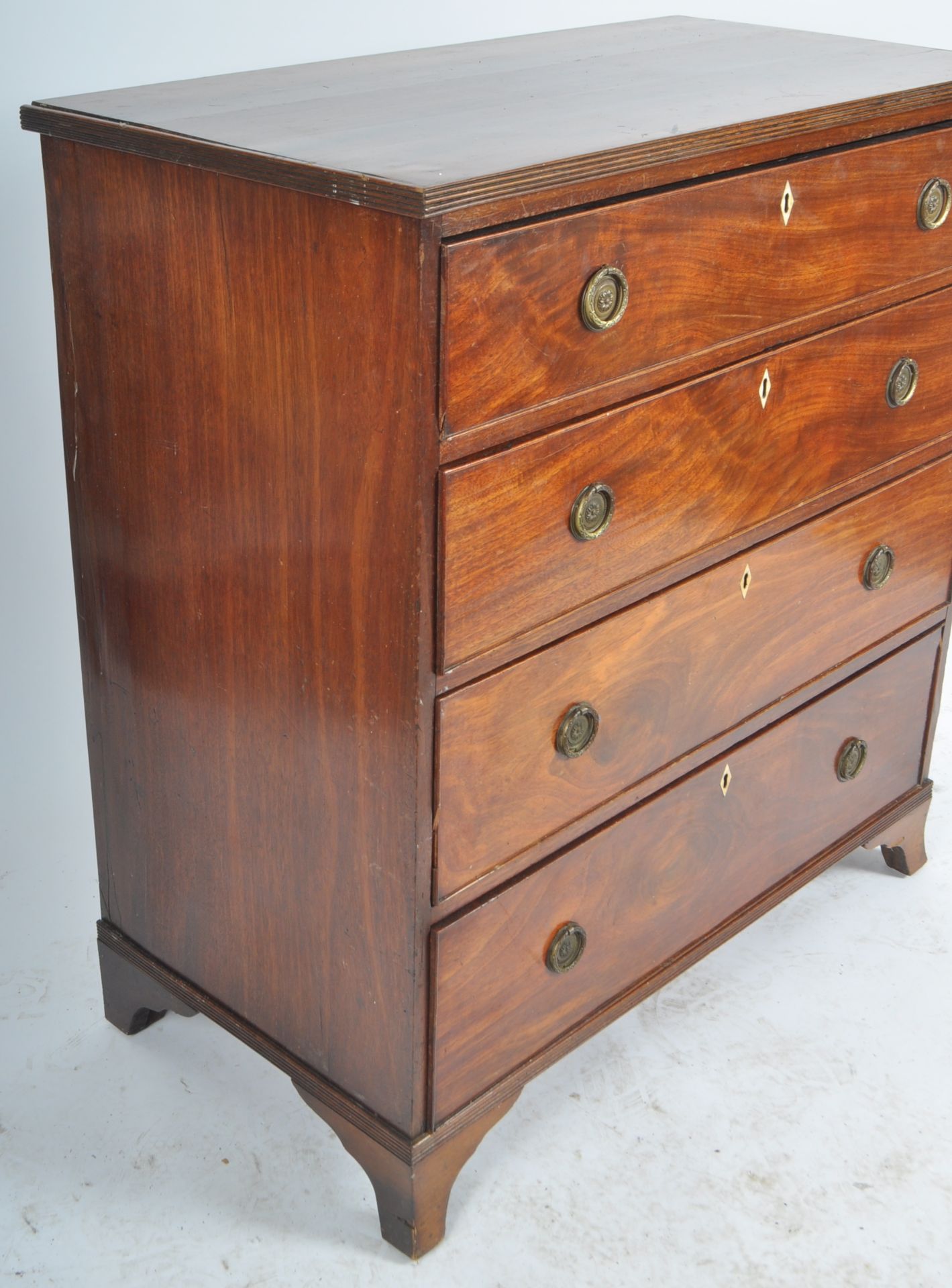 18TH CENTURY GEORGE III MAHOGANY BACHELORS CHEST - Image 11 of 11