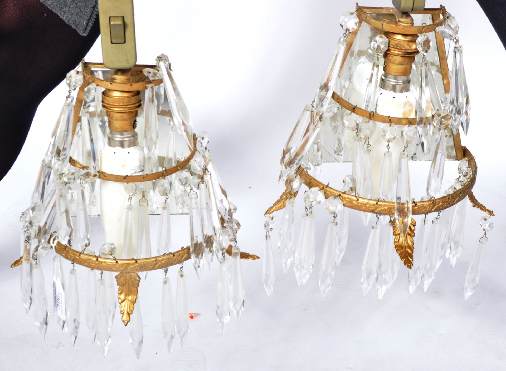 SET OF EARLY 20TH CENTURY FACETED CUT GLASS LIGHTING - Image 10 of 16