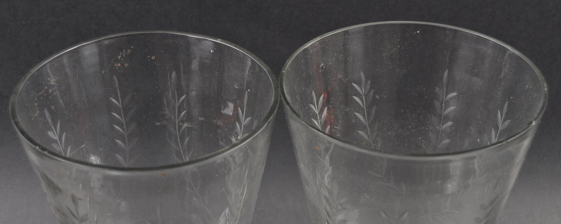 VERY LARGE 19TH CENTURY ETCHED GLASS VASES - Image 5 of 5