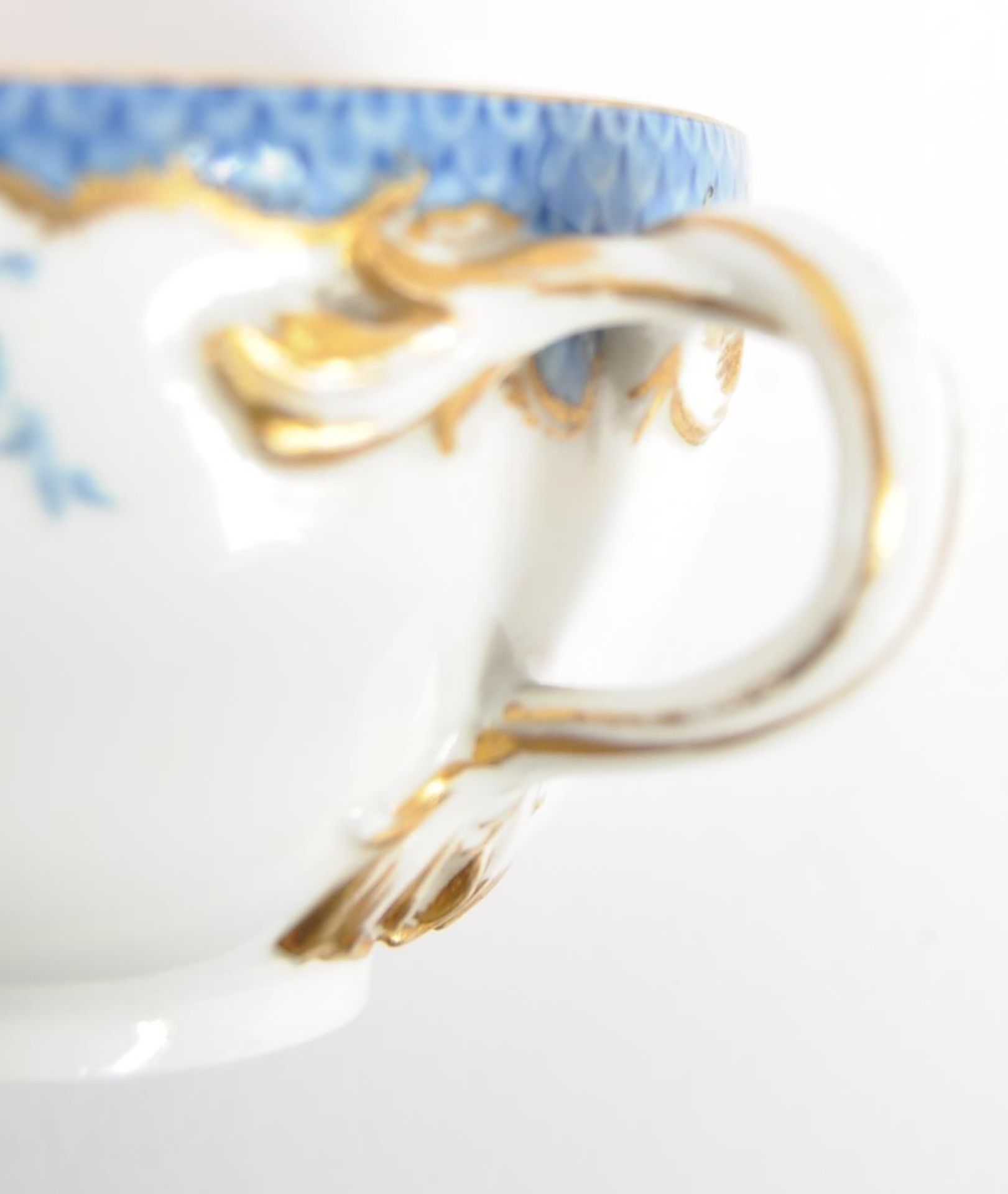 19TH CENTURY MEISSEN BLUE & WHITE PORCELAIN TEA SET - Image 9 of 18
