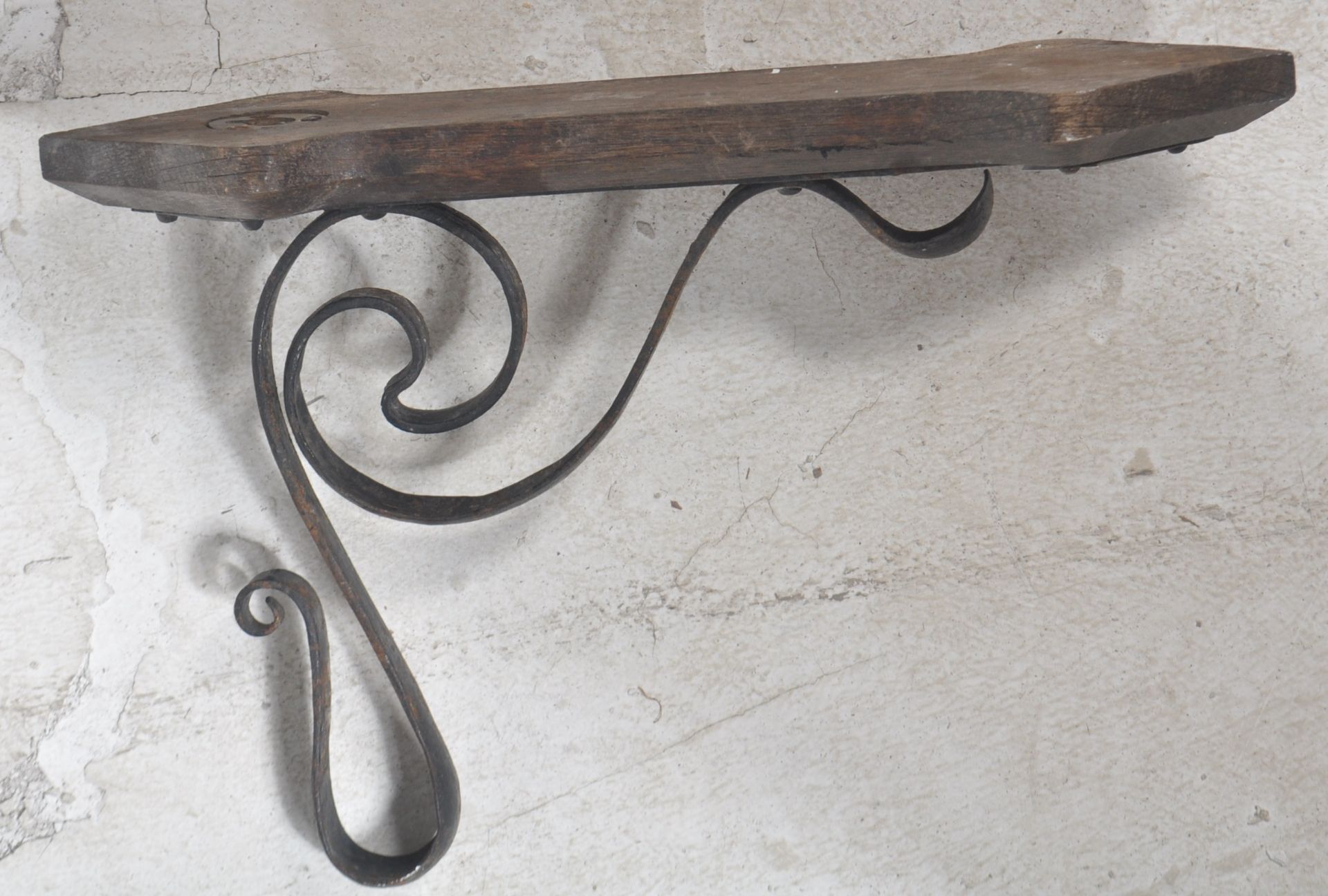 19TH CENTURY WROUGHT METAL WALL LIGHT - Image 4 of 6