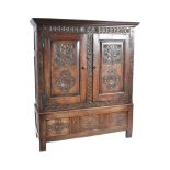 18TH CENTURY CARVED OAK HALL CUPBOARD / ARMOIRE