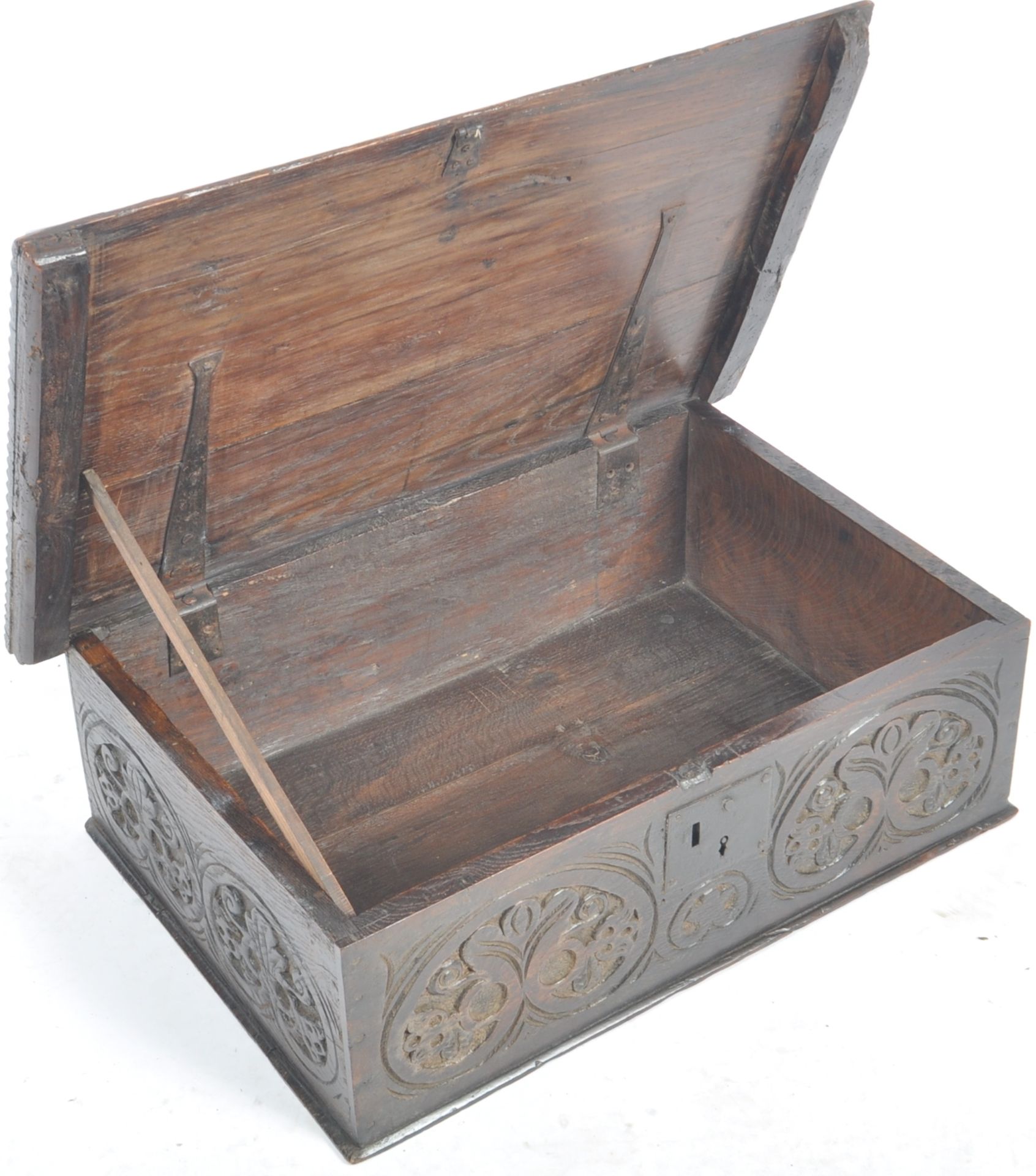 17TH CENTURY CARVED OAK BIBLE BOX - Image 4 of 4