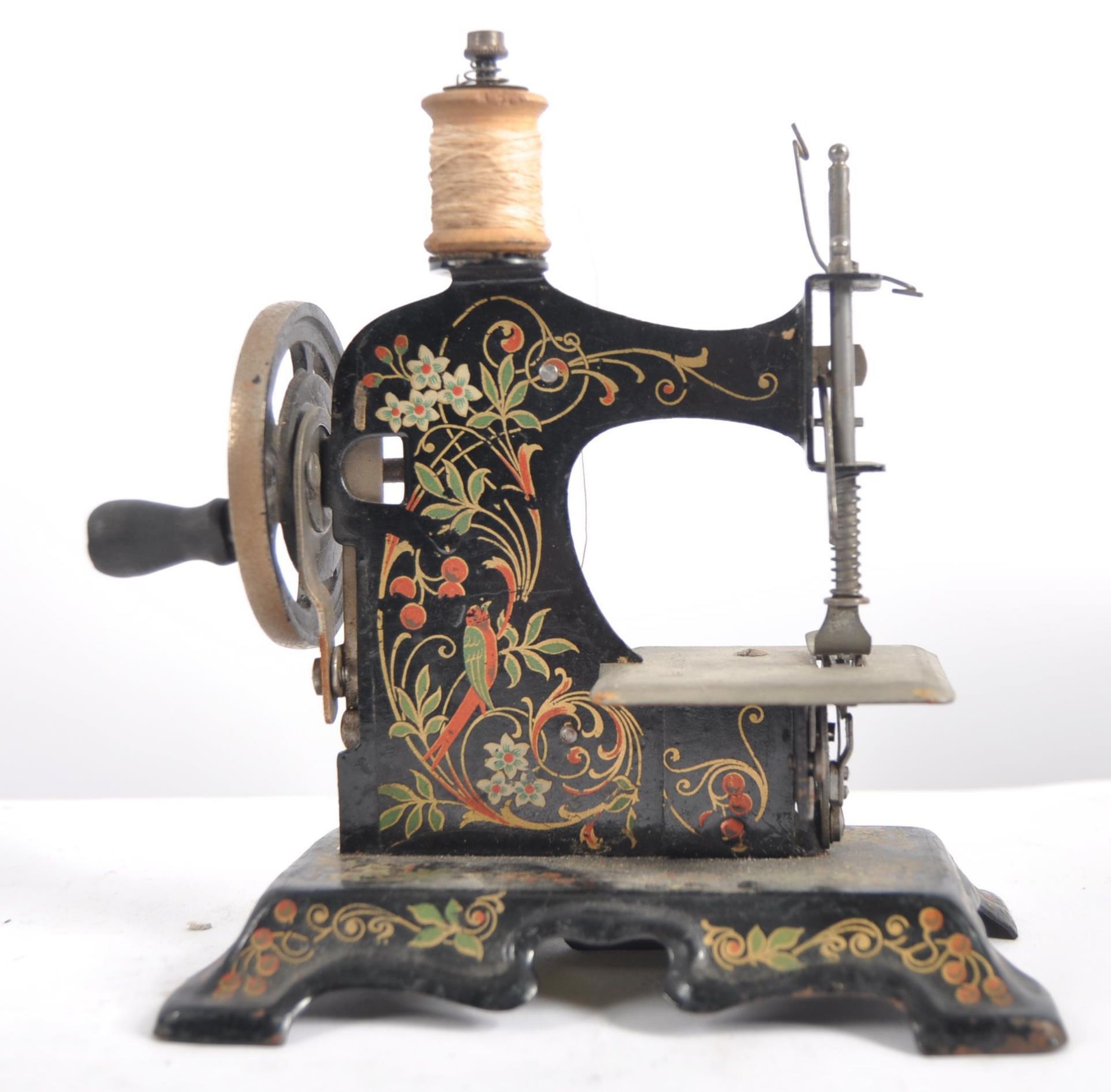 19TH CENTURY MINIATURE TIN SEWING MACHINE - Image 5 of 8