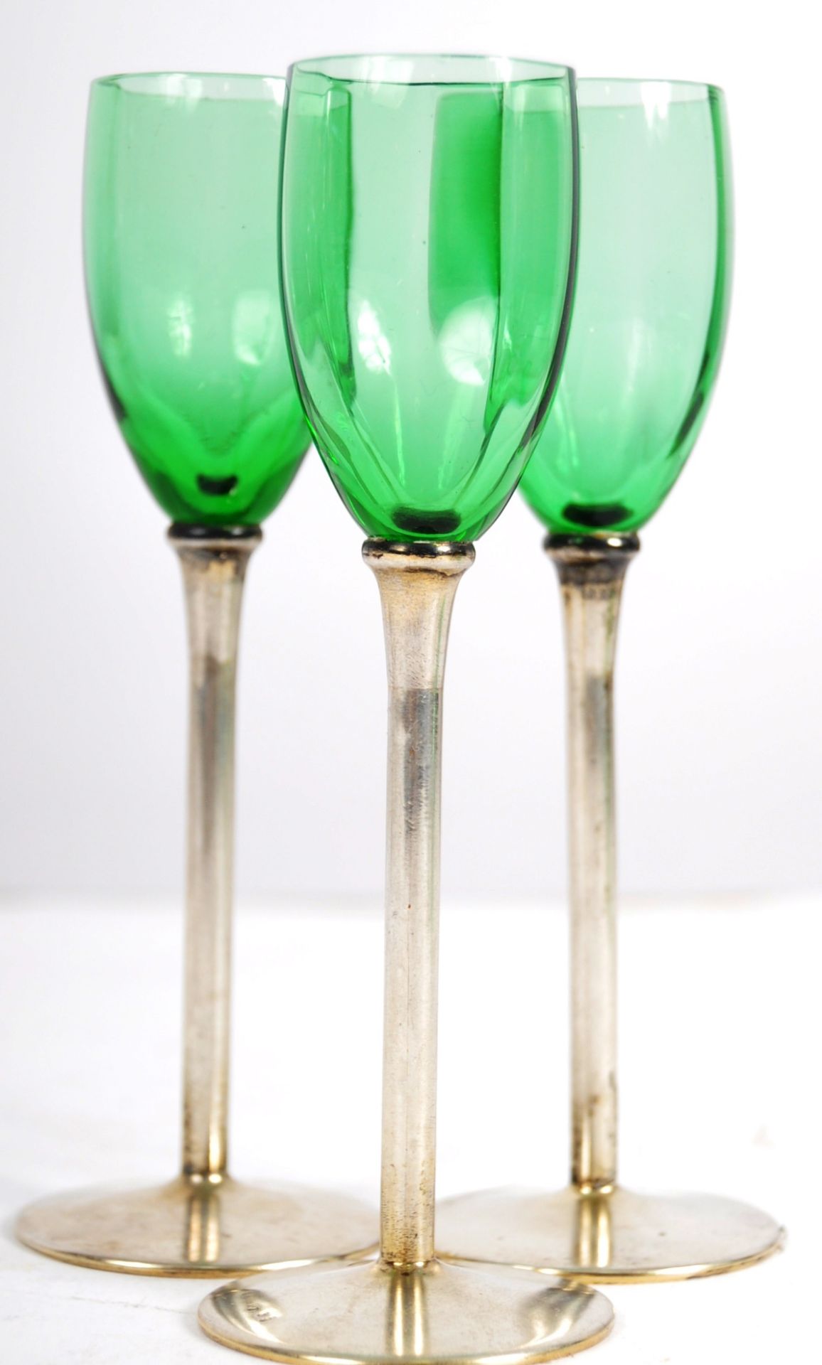 SET OF SIX GREEN GLASS AND SILVER GLASSES - Image 2 of 8