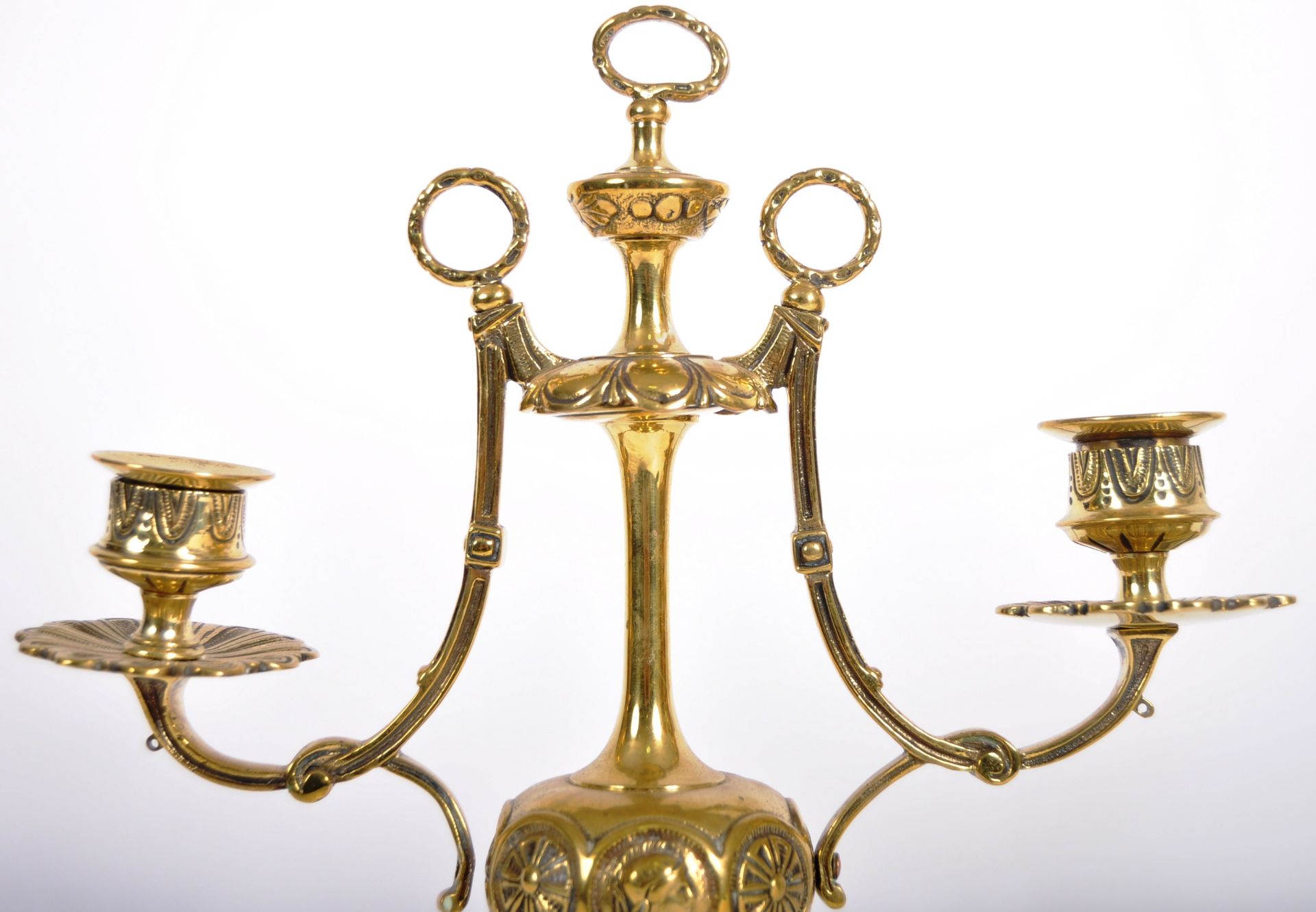 PAIR OF 19TH CENTURY BRASS TWIN SCONCE CANDELABRA - Bild 6 aus 7