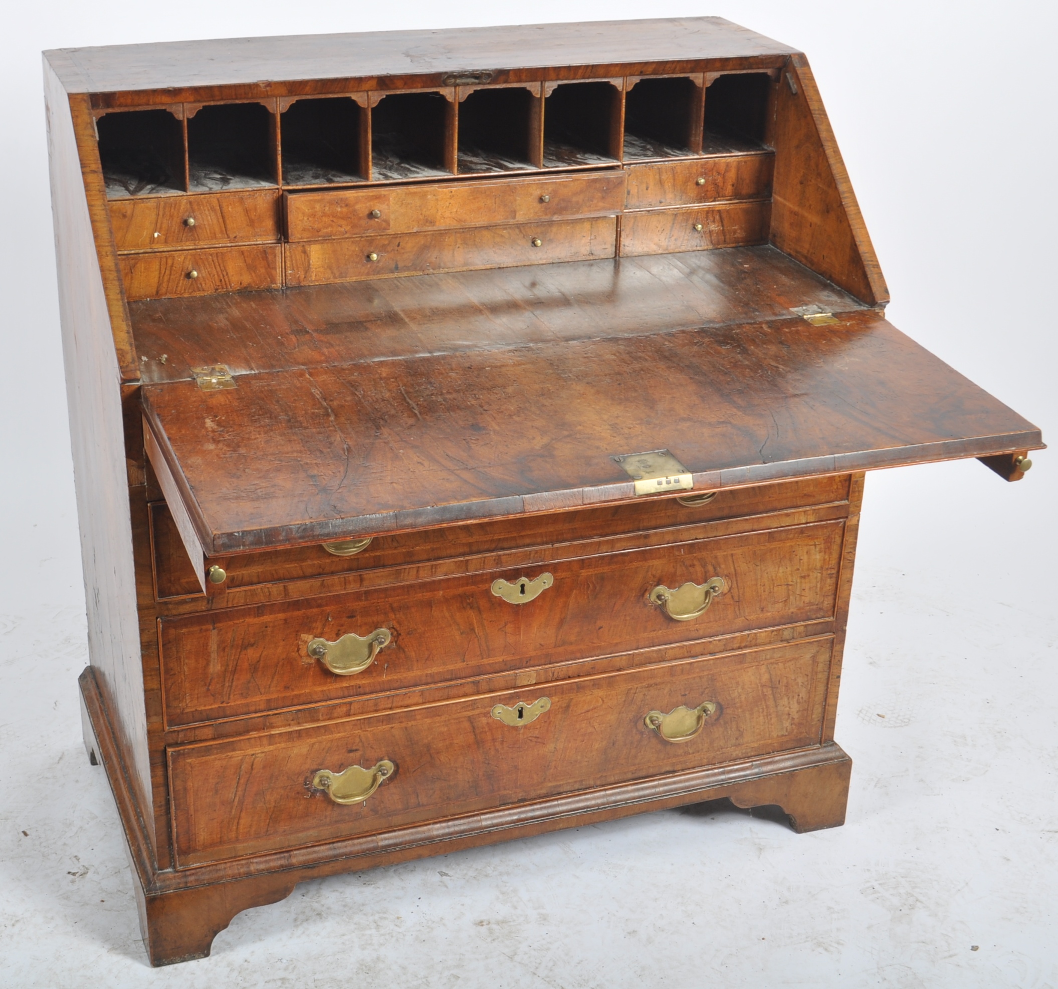 18TH CENTURY GEORGE III WALNUT BUREAU - Image 4 of 13