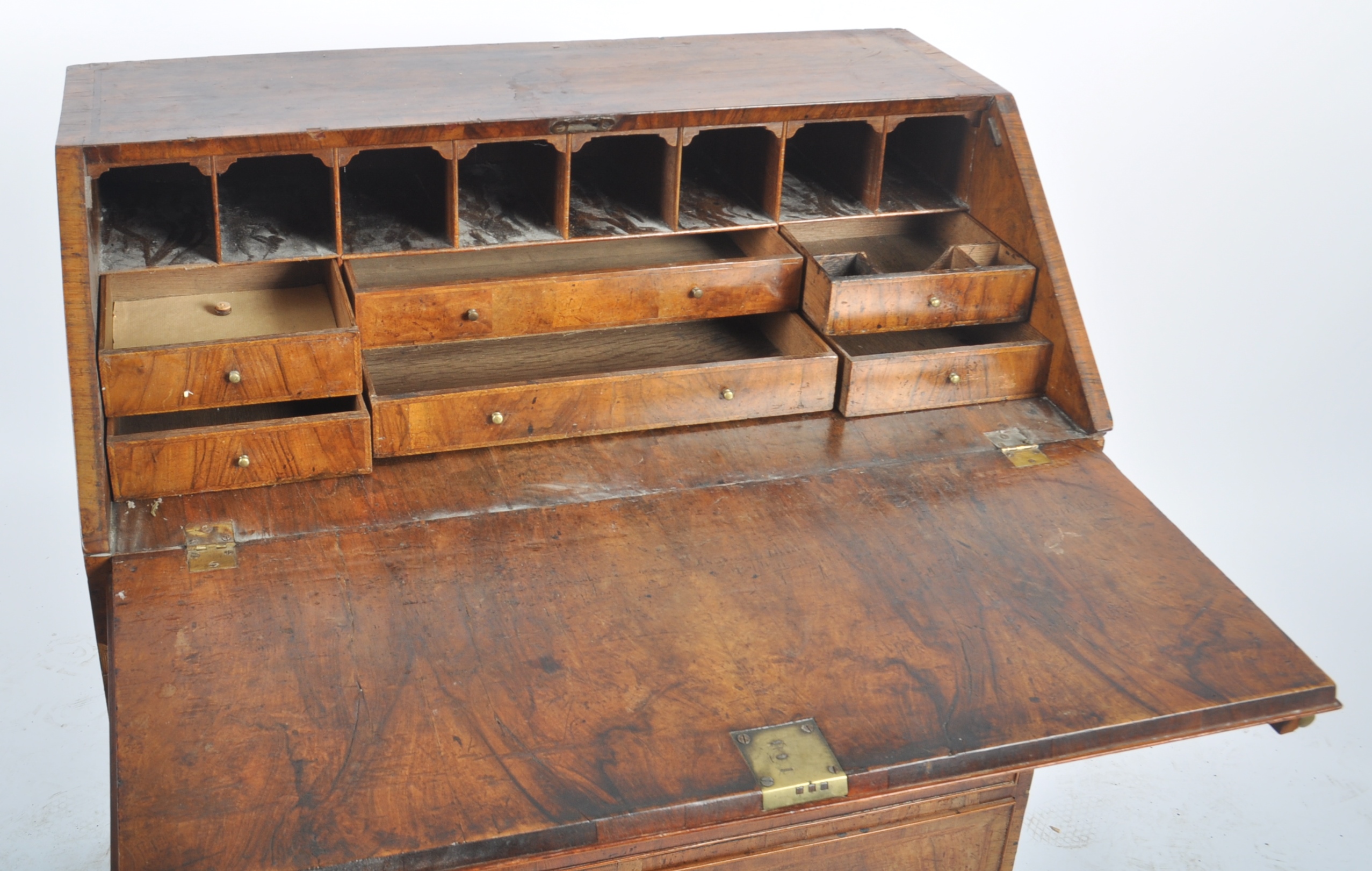 18TH CENTURY GEORGE III WALNUT BUREAU - Image 6 of 13