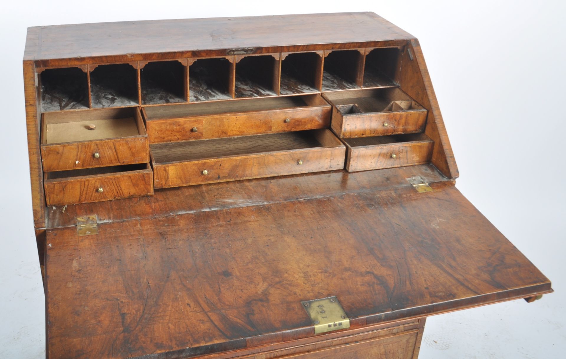 18TH CENTURY GEORGE III WALNUT BUREAU - Image 6 of 13