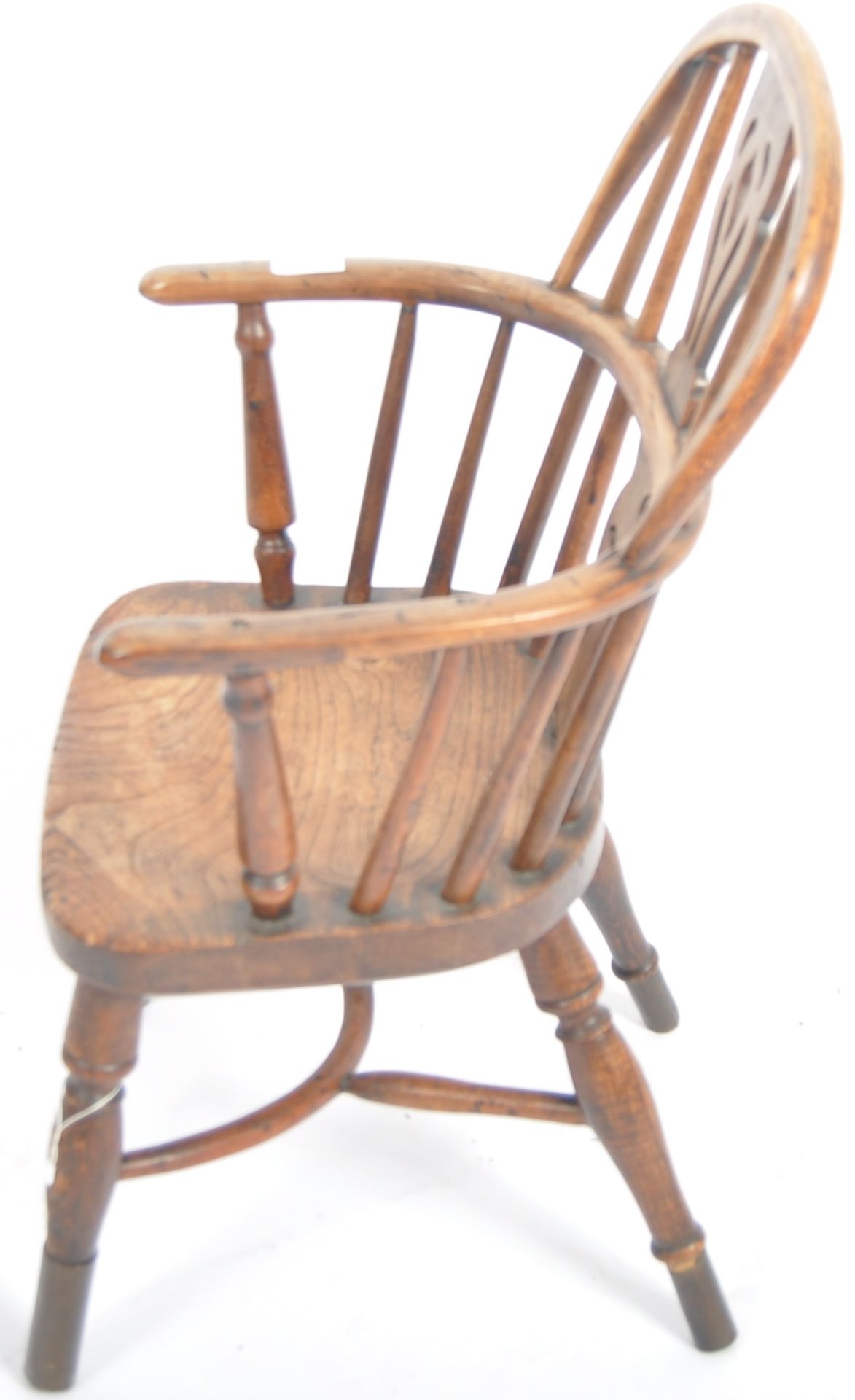 19TH CENTURY ELM WINDSOR CHILDS CHAIR - Image 7 of 7