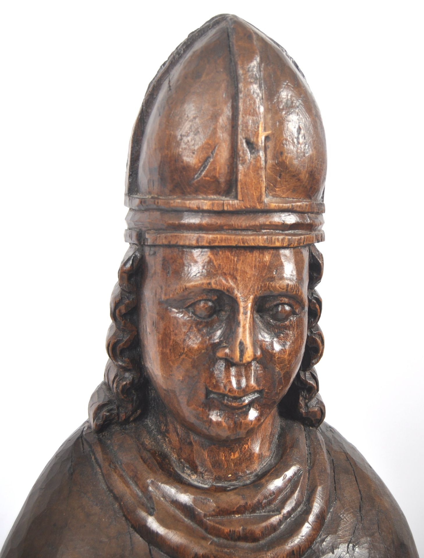 19TH CENTURY OAK CARVED RELGIOUS FIGURE - Image 2 of 5
