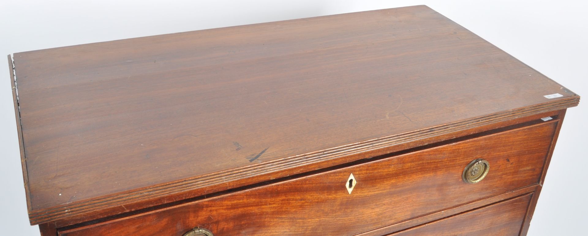 18TH CENTURY GEORGE III MAHOGANY BACHELORS CHEST - Image 3 of 11