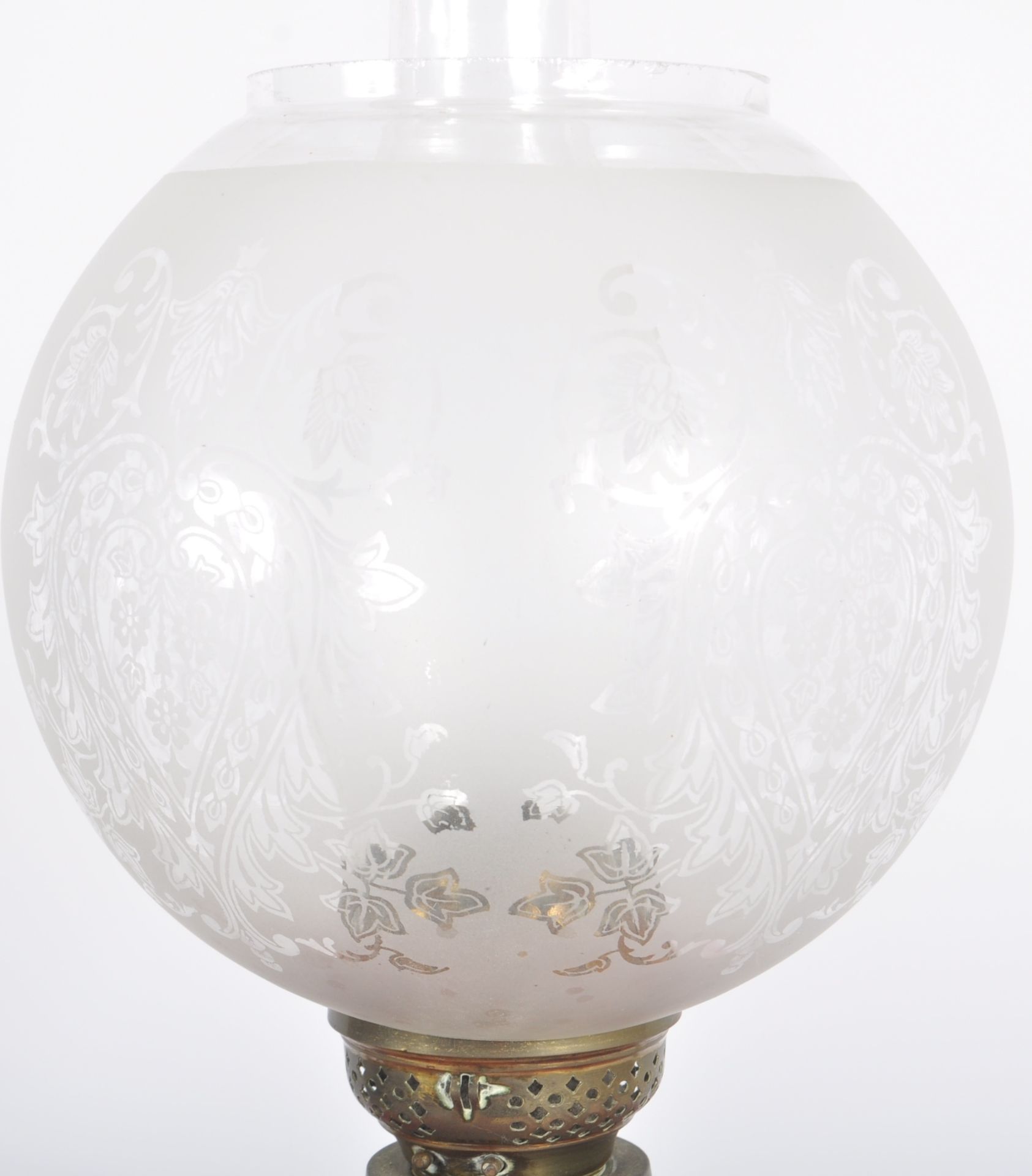 19TH CENTURY VICTORIAN NEOCLASSICAL OIL LAMP - Image 5 of 8