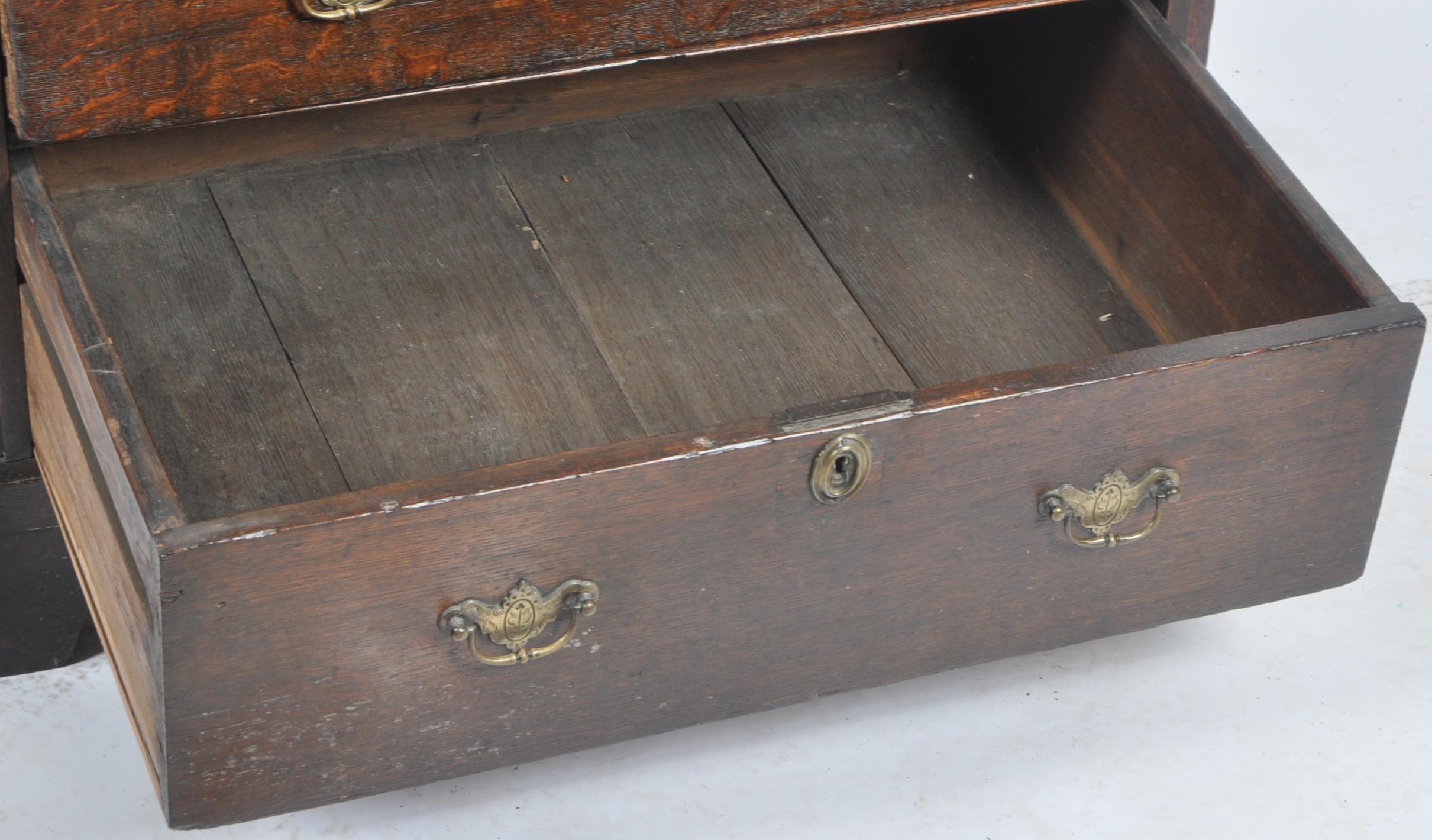 17TH CENTURY OAK & ELM COMMONWEALTH CHEST OF DRAWERS - Image 9 of 9