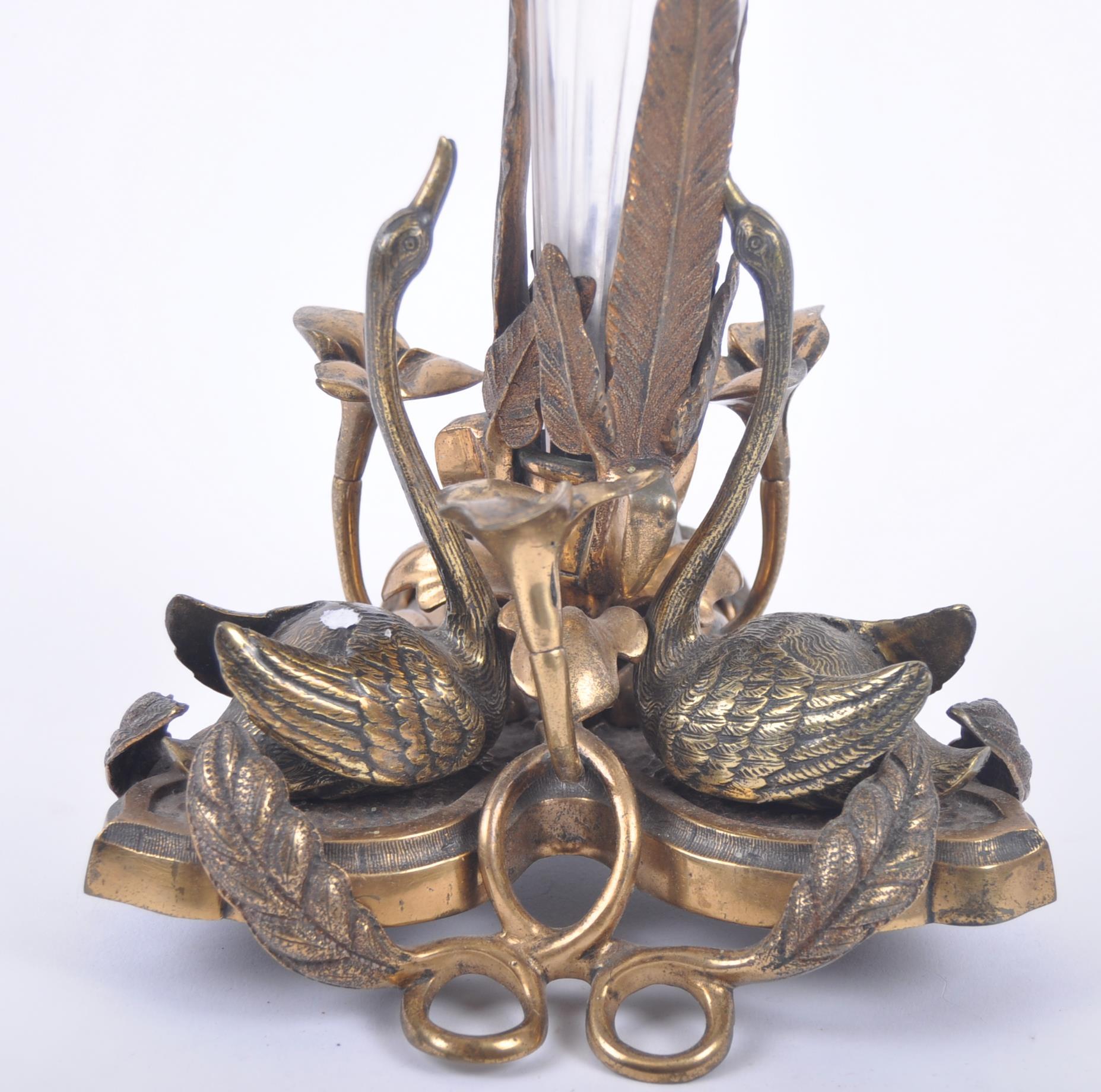 19TH CENTURY VICTORIAN BRONZE & GLASS CENTREPIECE - Image 3 of 8