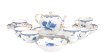 19TH CENTURY MEISSEN BLUE & WHITE PORCELAIN TEA SET
